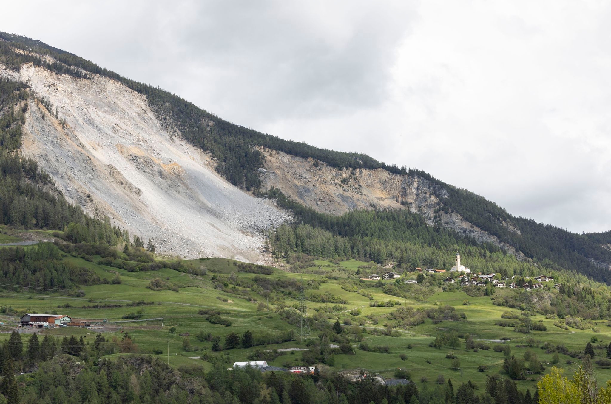 Swiss village evacuated over threat of rockslide