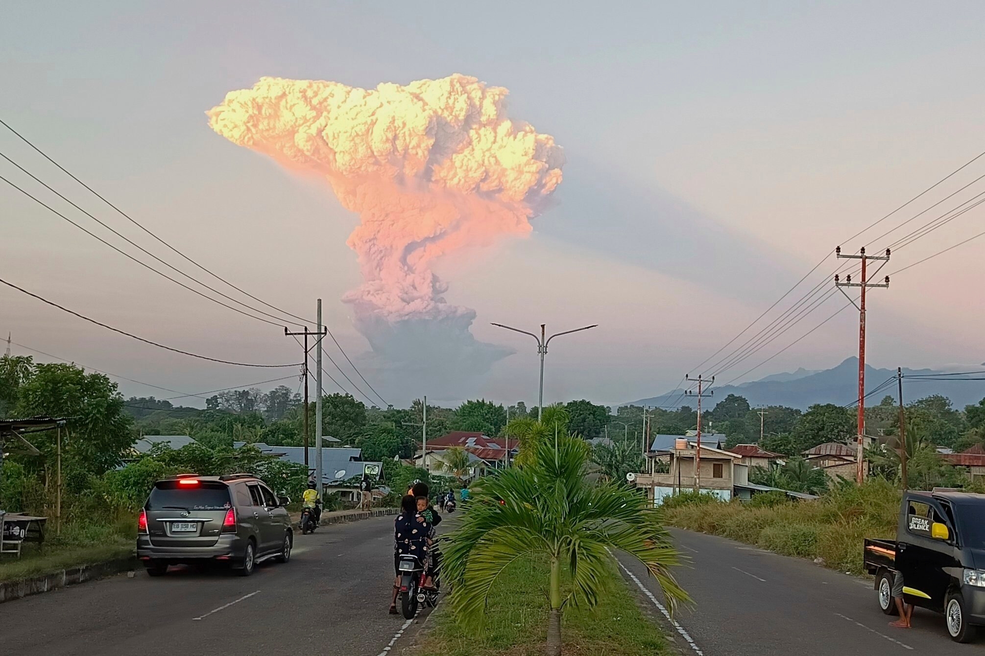 Volcanic eruption in Indonesia forces evacuations and flight cancelations