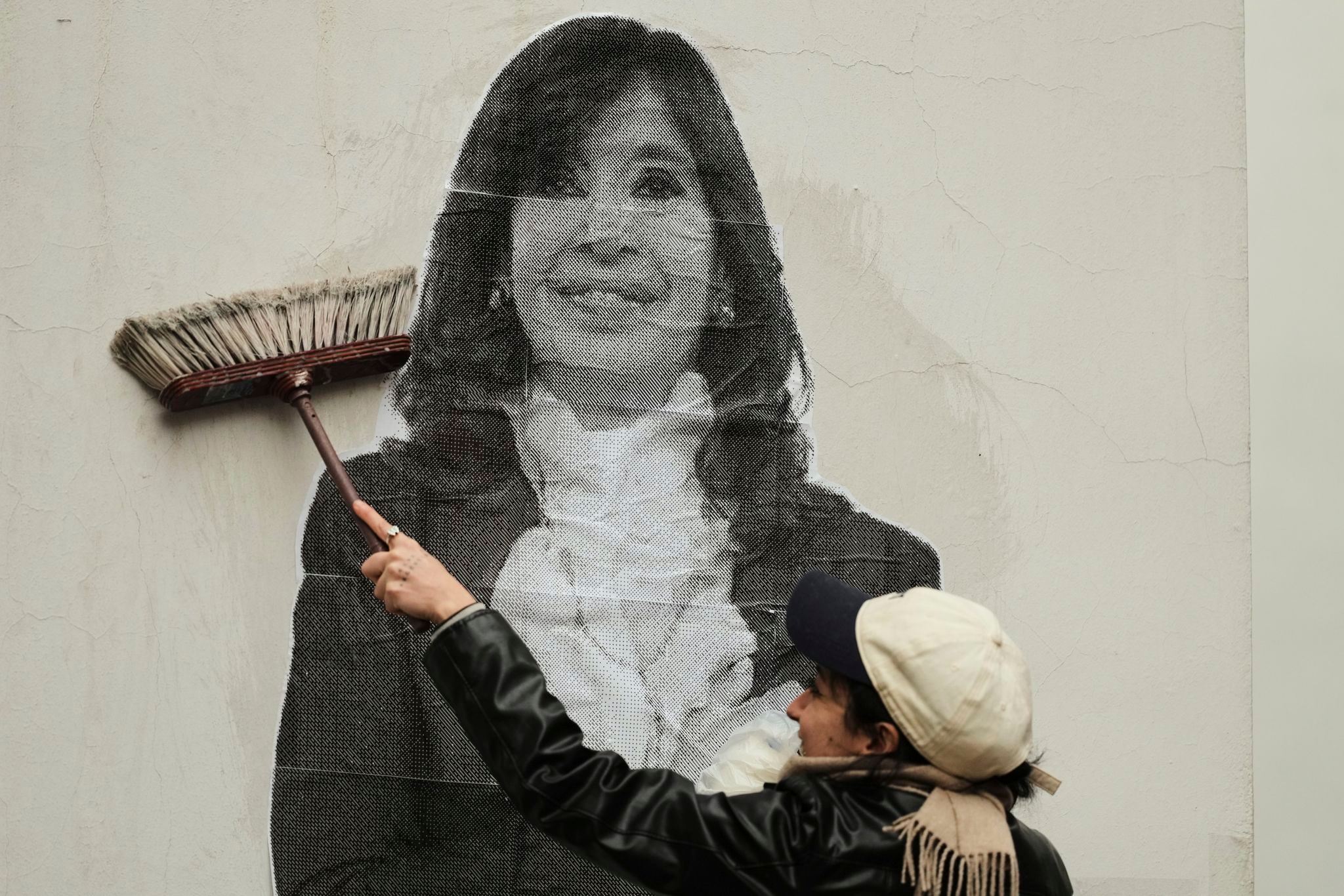 Argentine court allows ex-President Fernández to serve corruption sentence at home