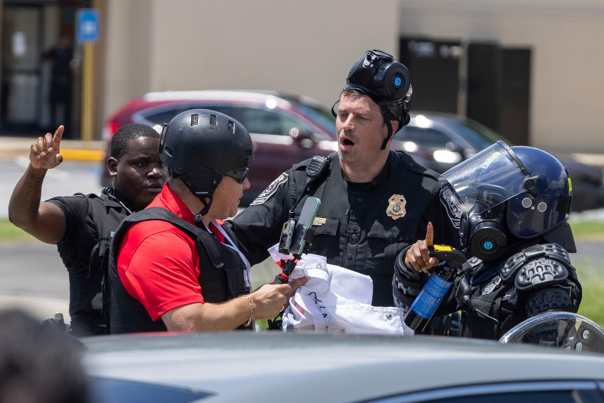 Spanish-language journalist who documents immigration raids detained for ICE after protest arrest