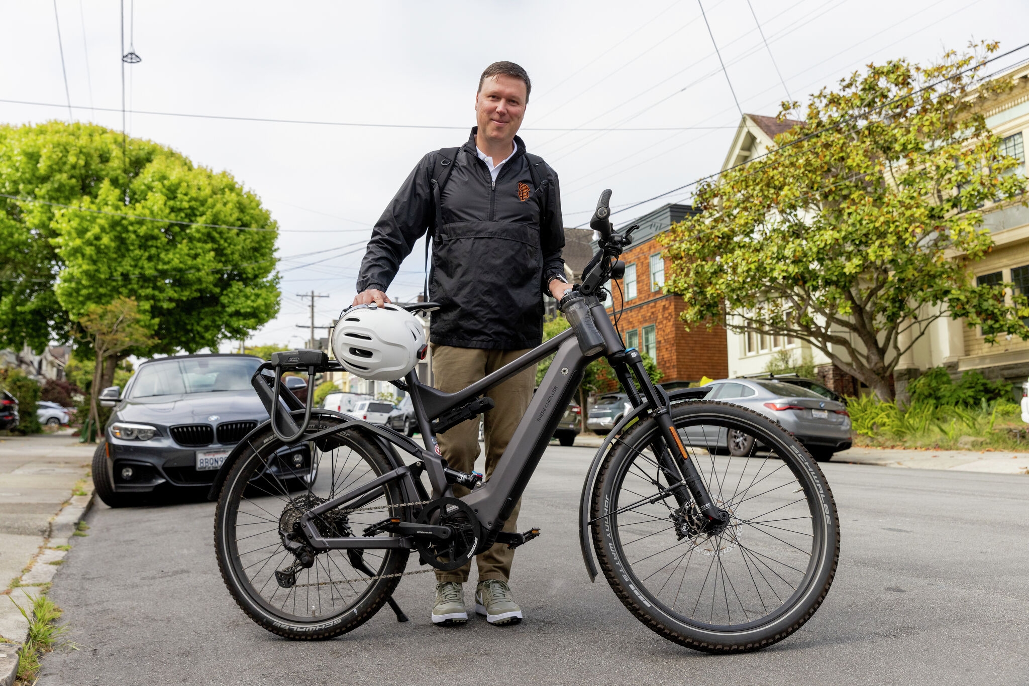 San Francisco's most famous bike commuter? This Giants broadcaster