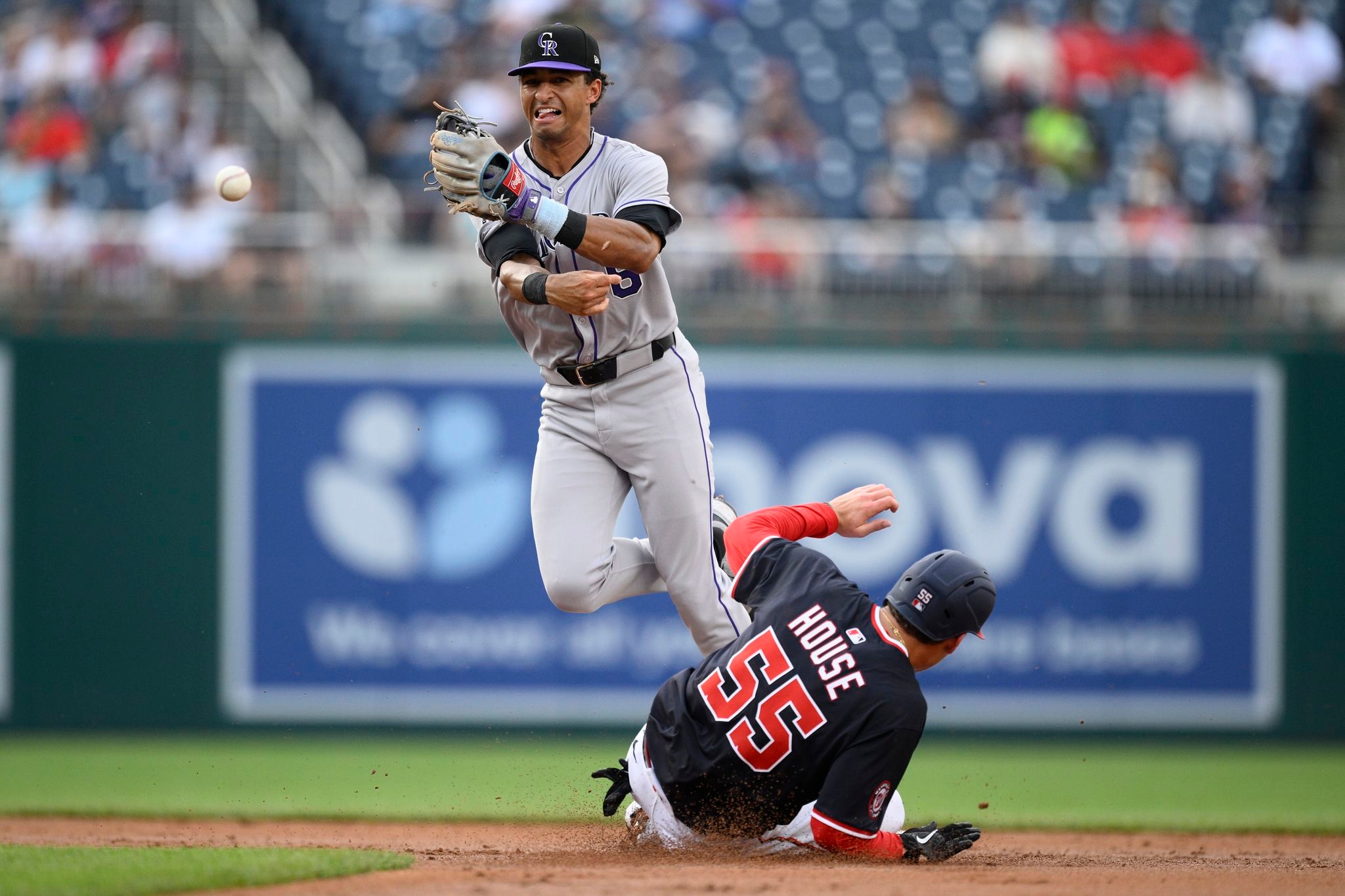 Rockies hit a franchise record-tying 7 homers, 2 by Michael Toglia, in 10-6 win over Nationals