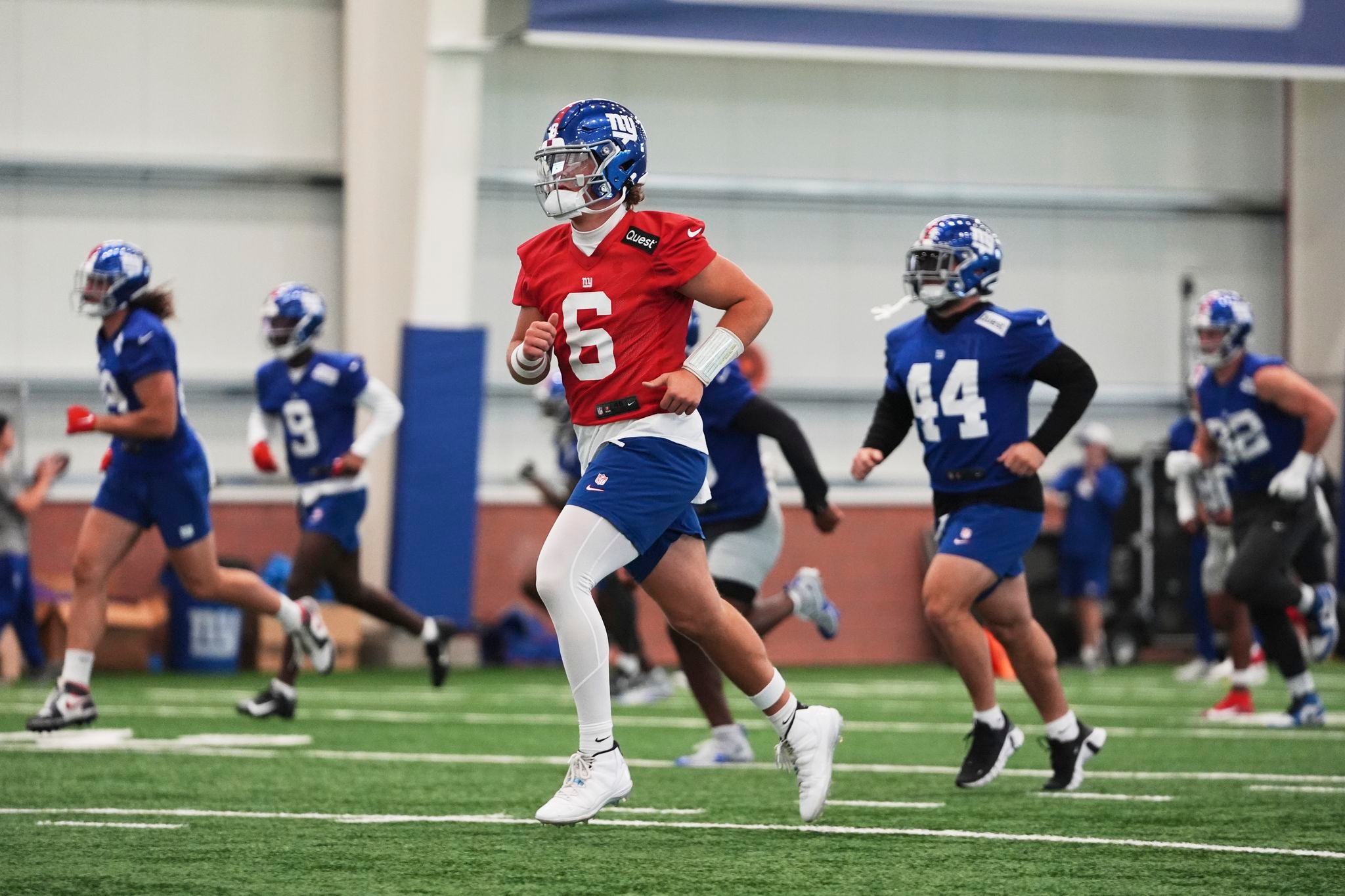 From 'Love Island' to the practice field, Jaxson Dart is already fitting in with the Giants' QBs