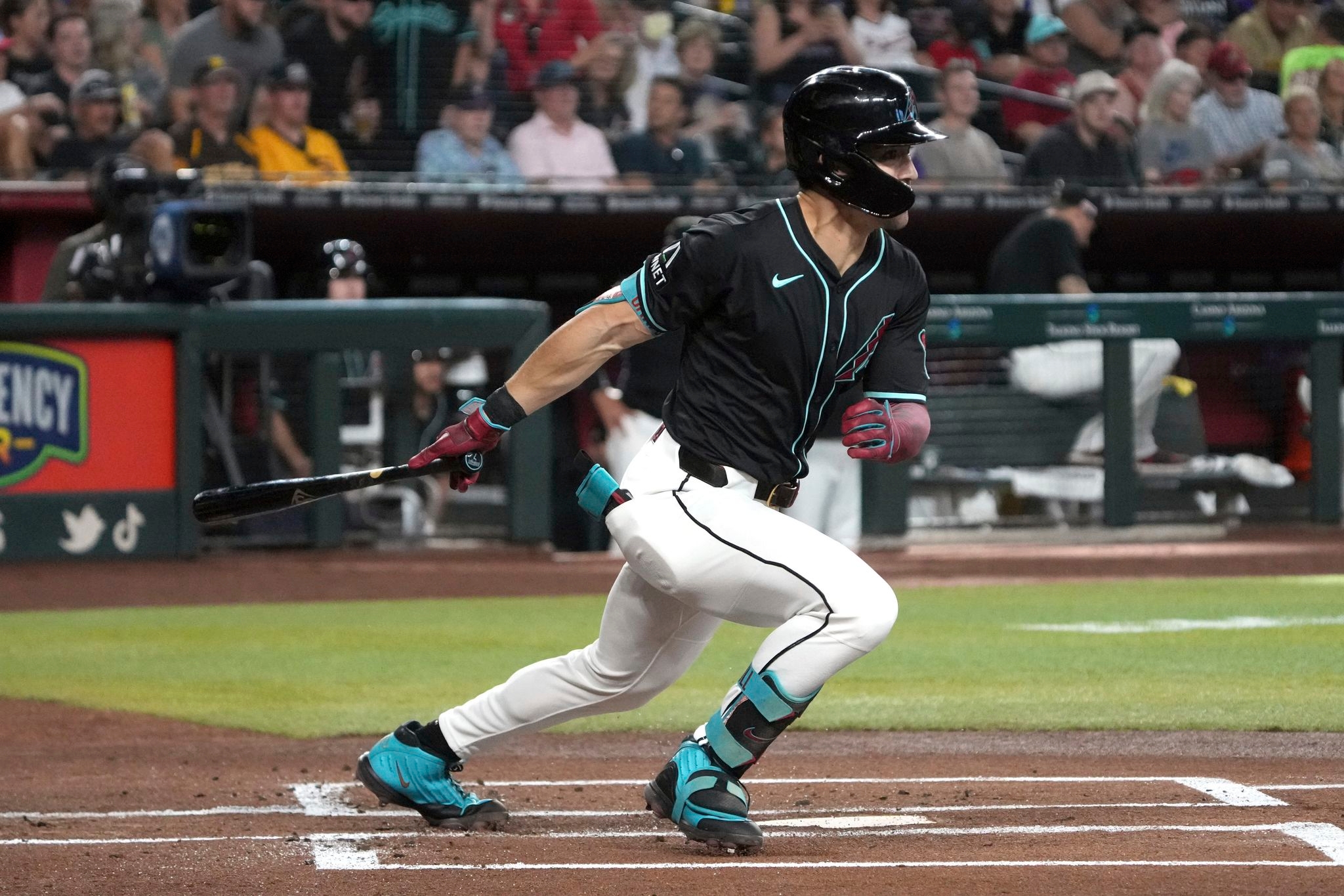 Diamondbacks OF Carroll exits game at Toronto after being hit on left hand by pitch