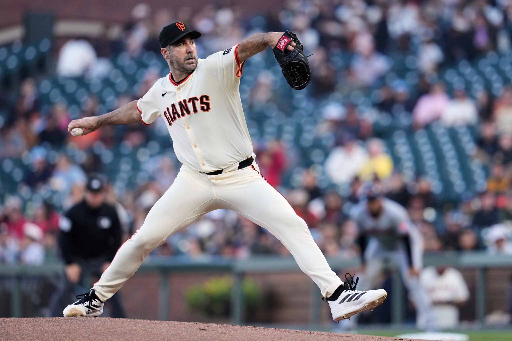 Schneeman hits 3-run homer power the Guardians past Verlander and the Giants, 4-2