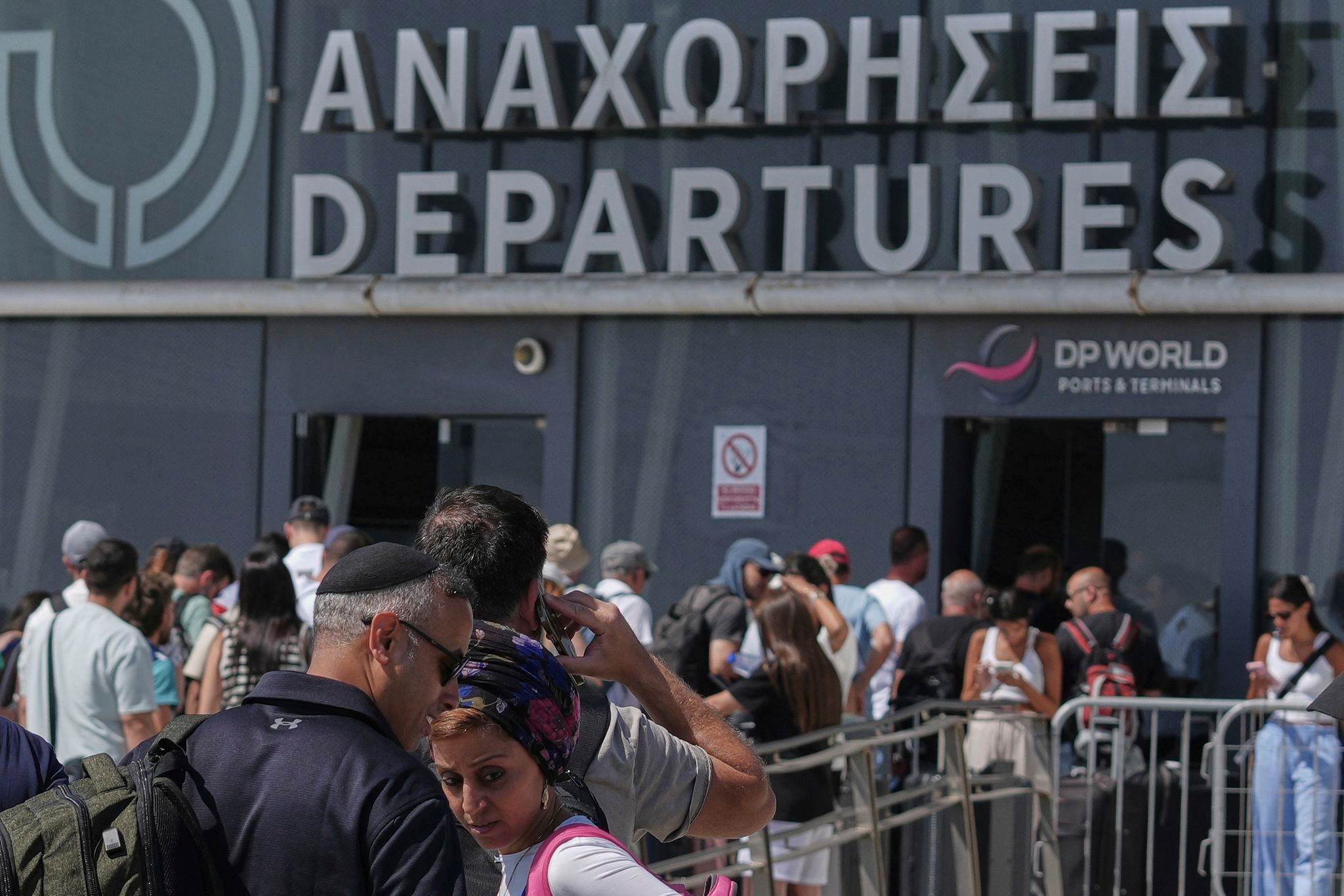 Israeli travelers stranded in Cyprus by fighting begin return trip by boat