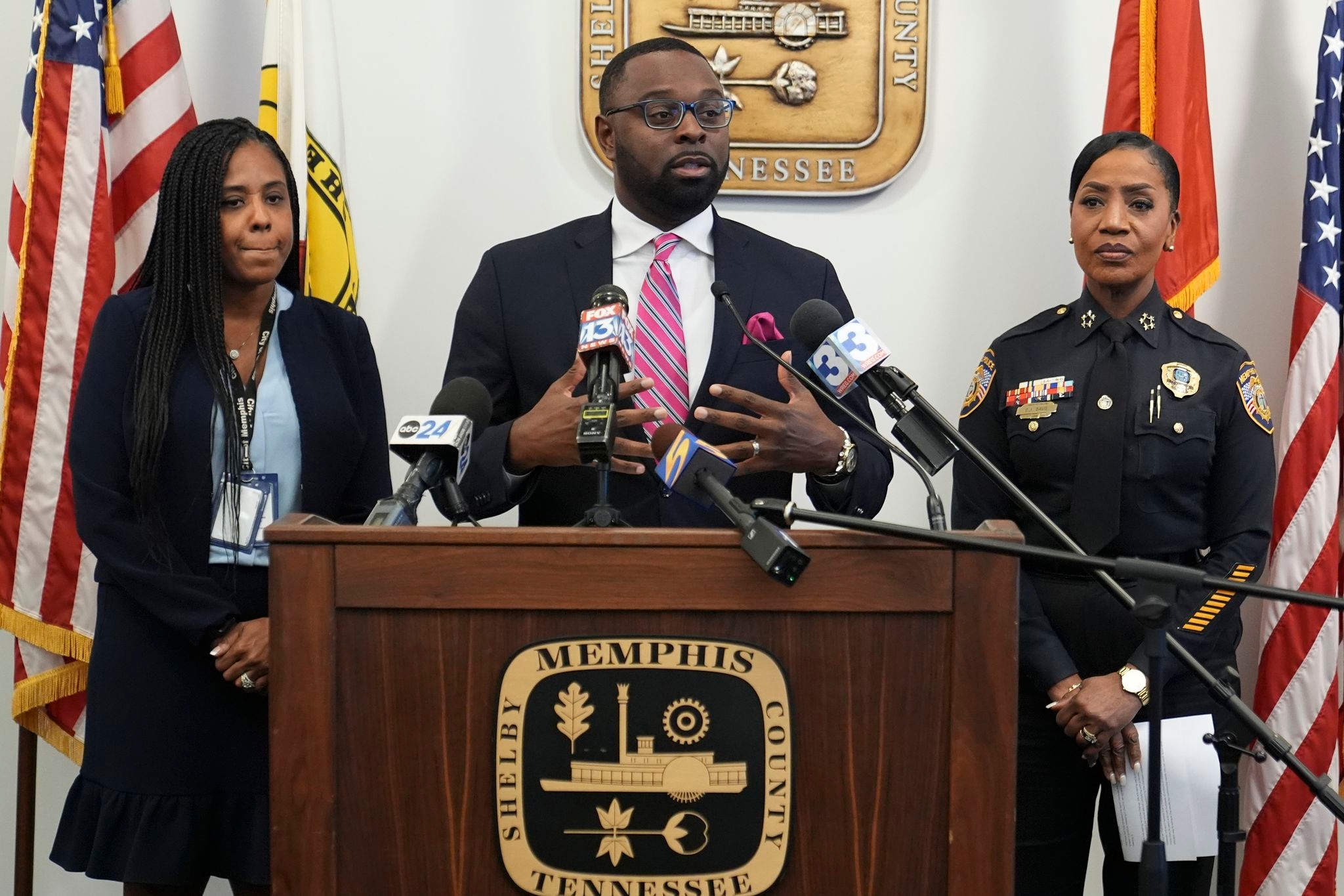 Man with Taser and rope charged in attempted kidnapping of mayor, Memphis police say