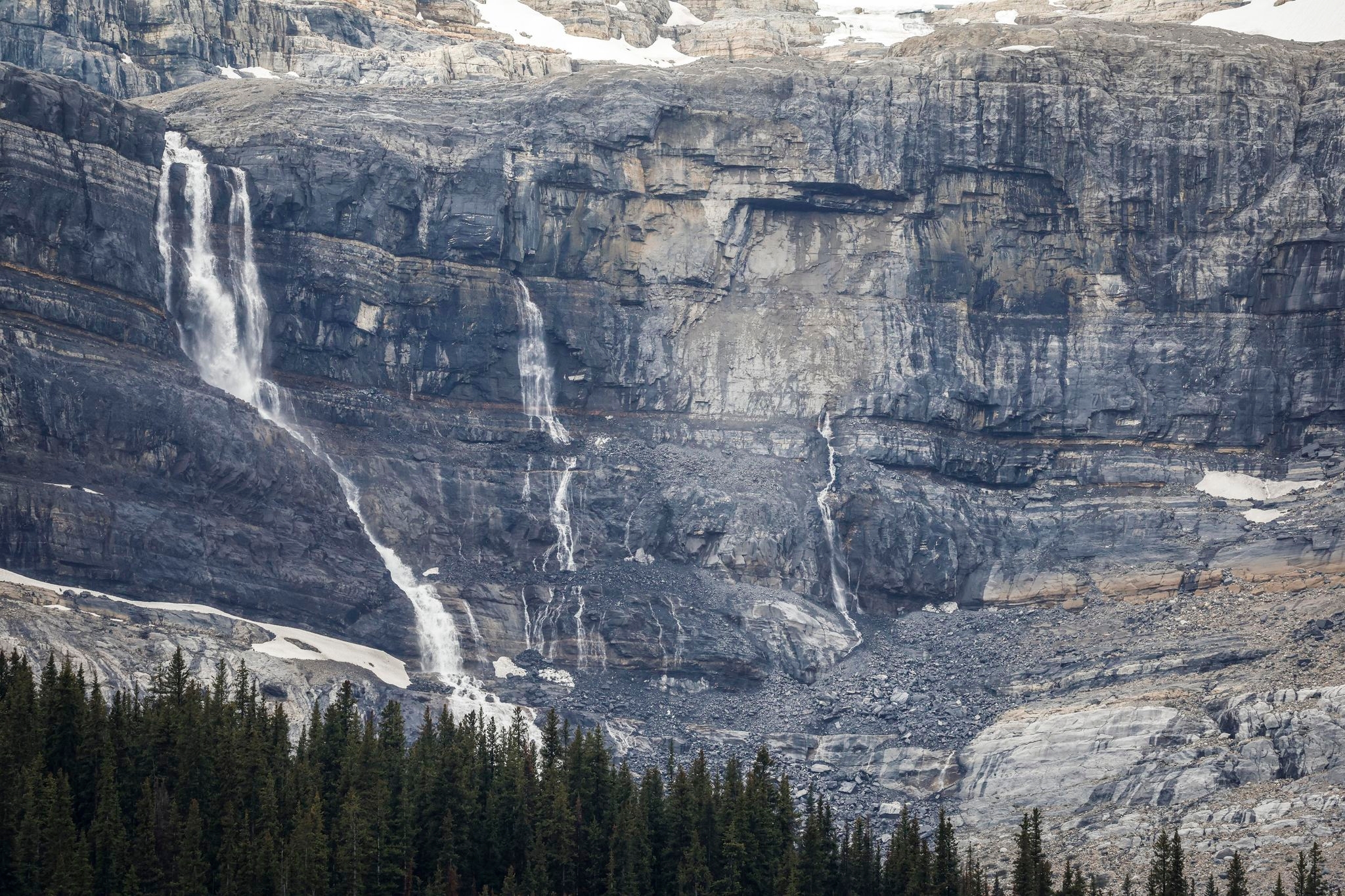 Searchers recover 2nd body after rockfall near Canada's Banff National Park hiking trail