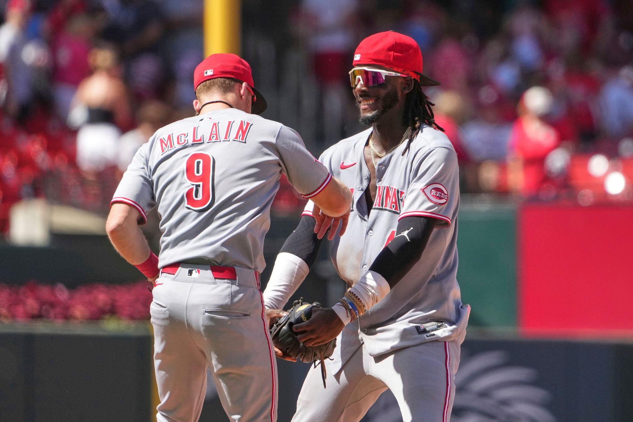 Abbott throws 7 strong innings, lifts Reds to 4-1 win over the Cardinals