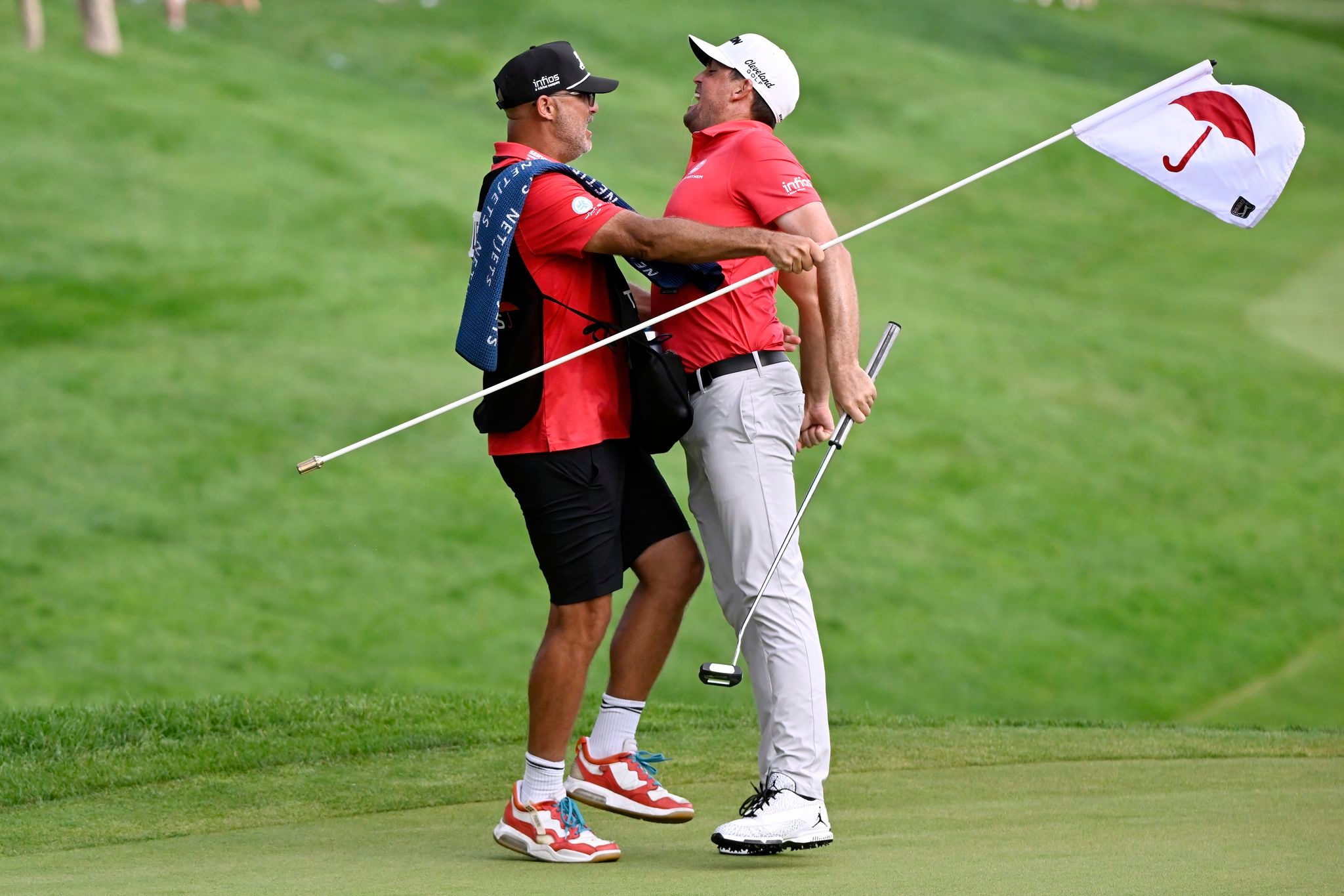 US Ryder Cup captain Bradley wins the Travelers. Lee and Jimenez take major titles