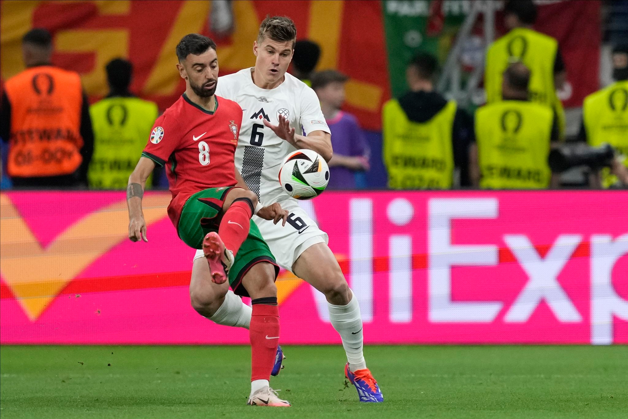 US-owned Leeds signs Slovenia defender Jaka Bijol for return to Premier League