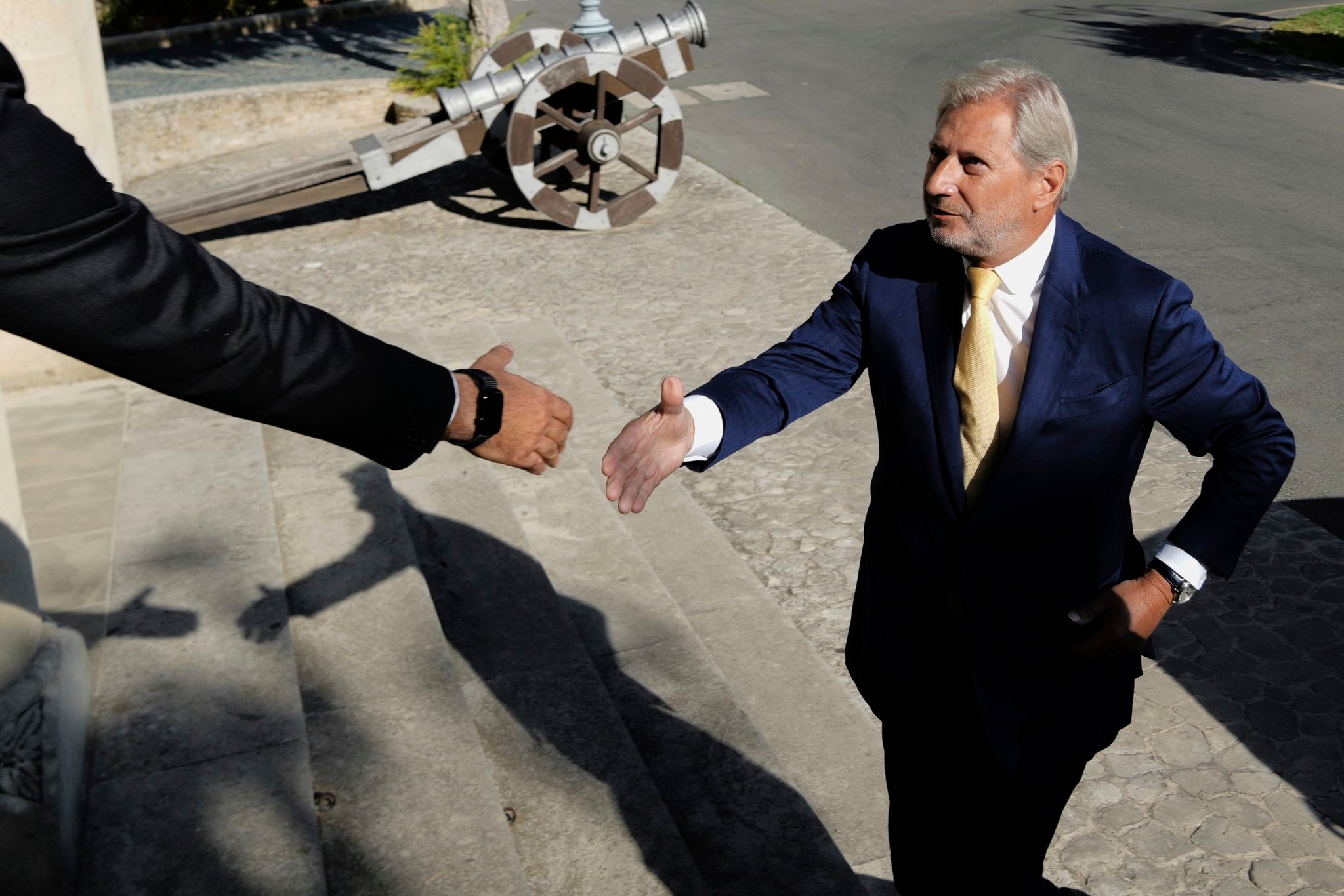 EU help in healing Cyprus' ethnic split could bring benefits to all, officials say