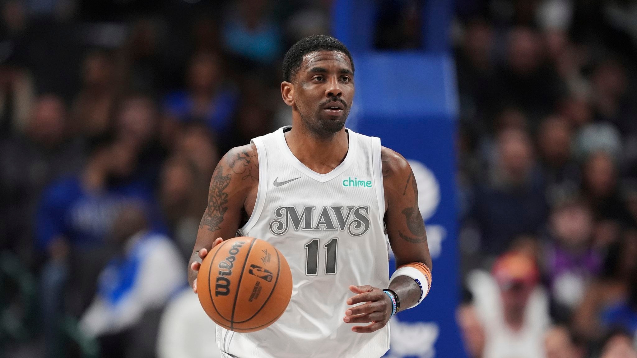 Kyrie Irving and Mavs agree on $119M, 3-year deal that aligns with Anthony Davis, AP source says