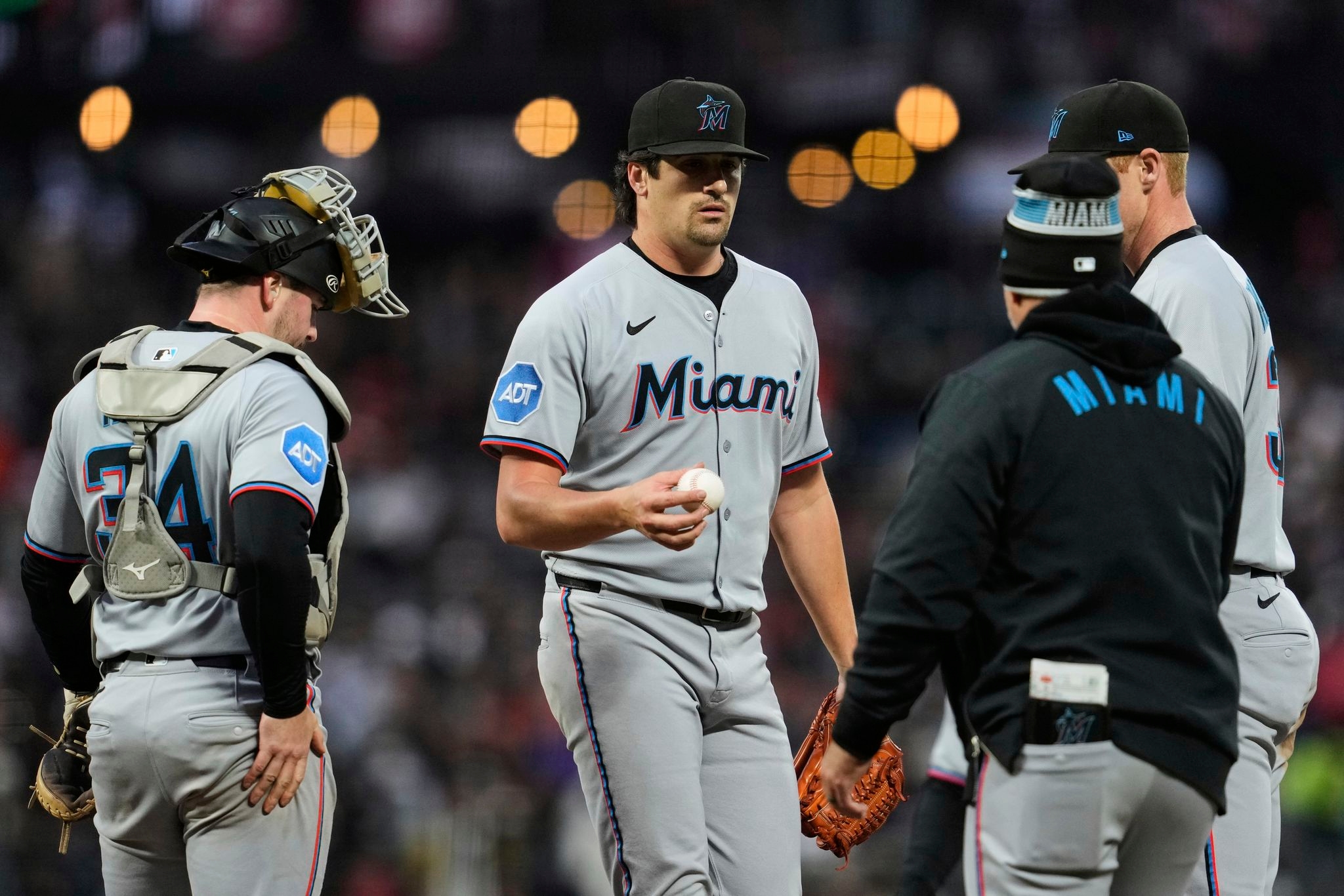 Marlins keep Verlander winless in 4-2 victory over Giants