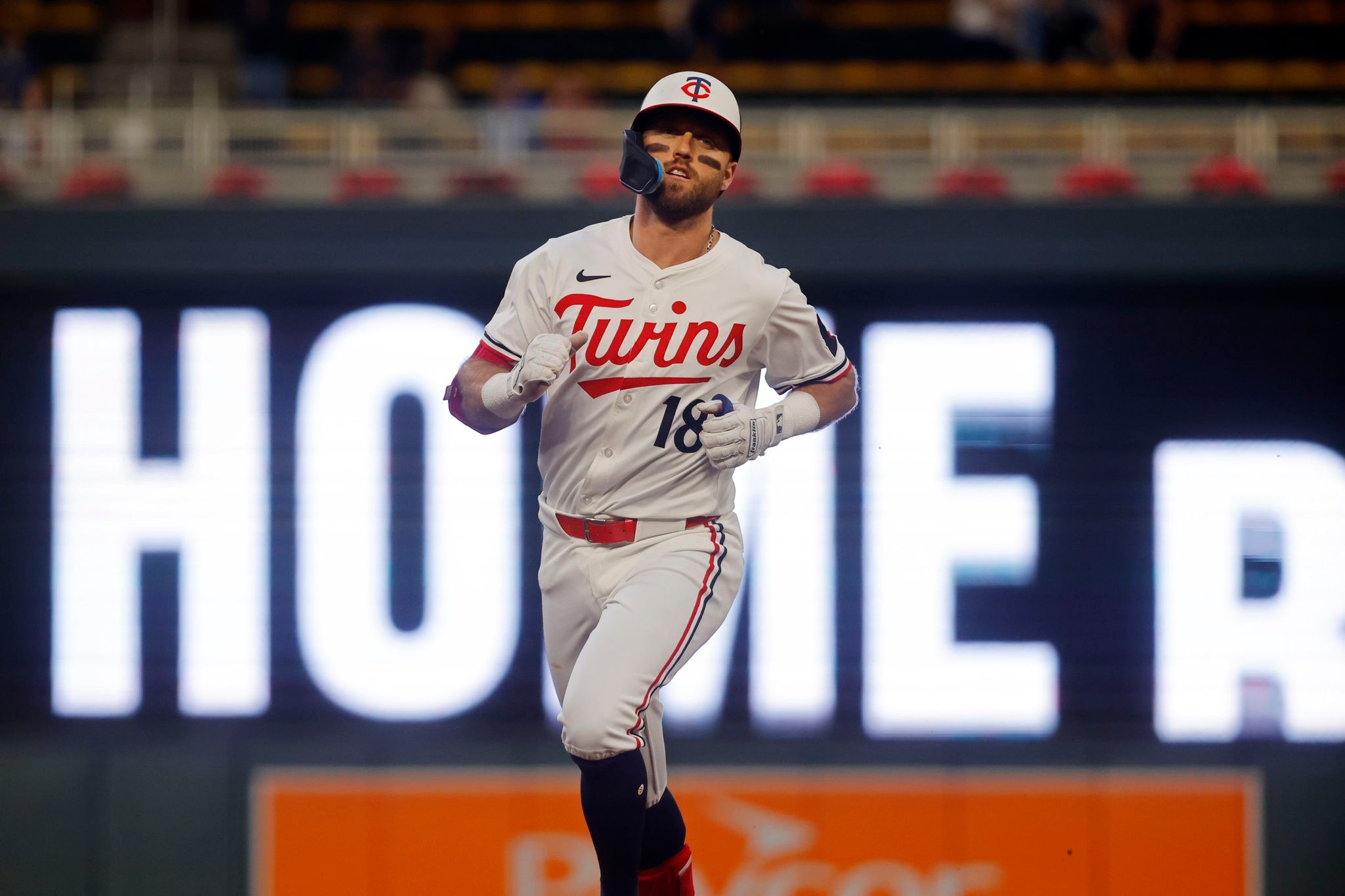 Ryan wins for 7th time in 8 decisions, Clemens hits 9th homer and Twins beat Mariners 2-0