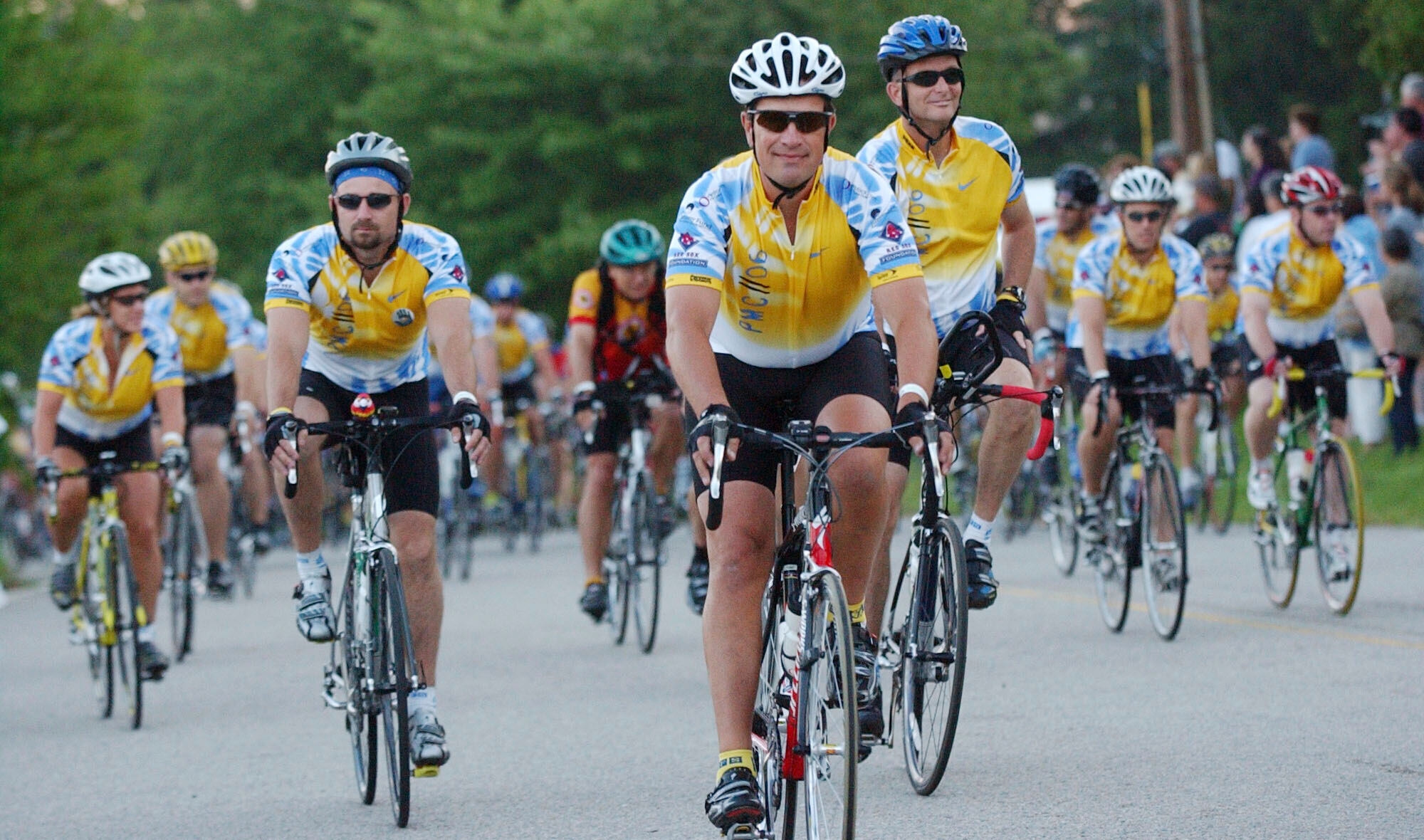Ex-Red Sox pitcher Mike Timlin to ride in the Pan-Mass Challenge in memory of teammate Tim Wakefield