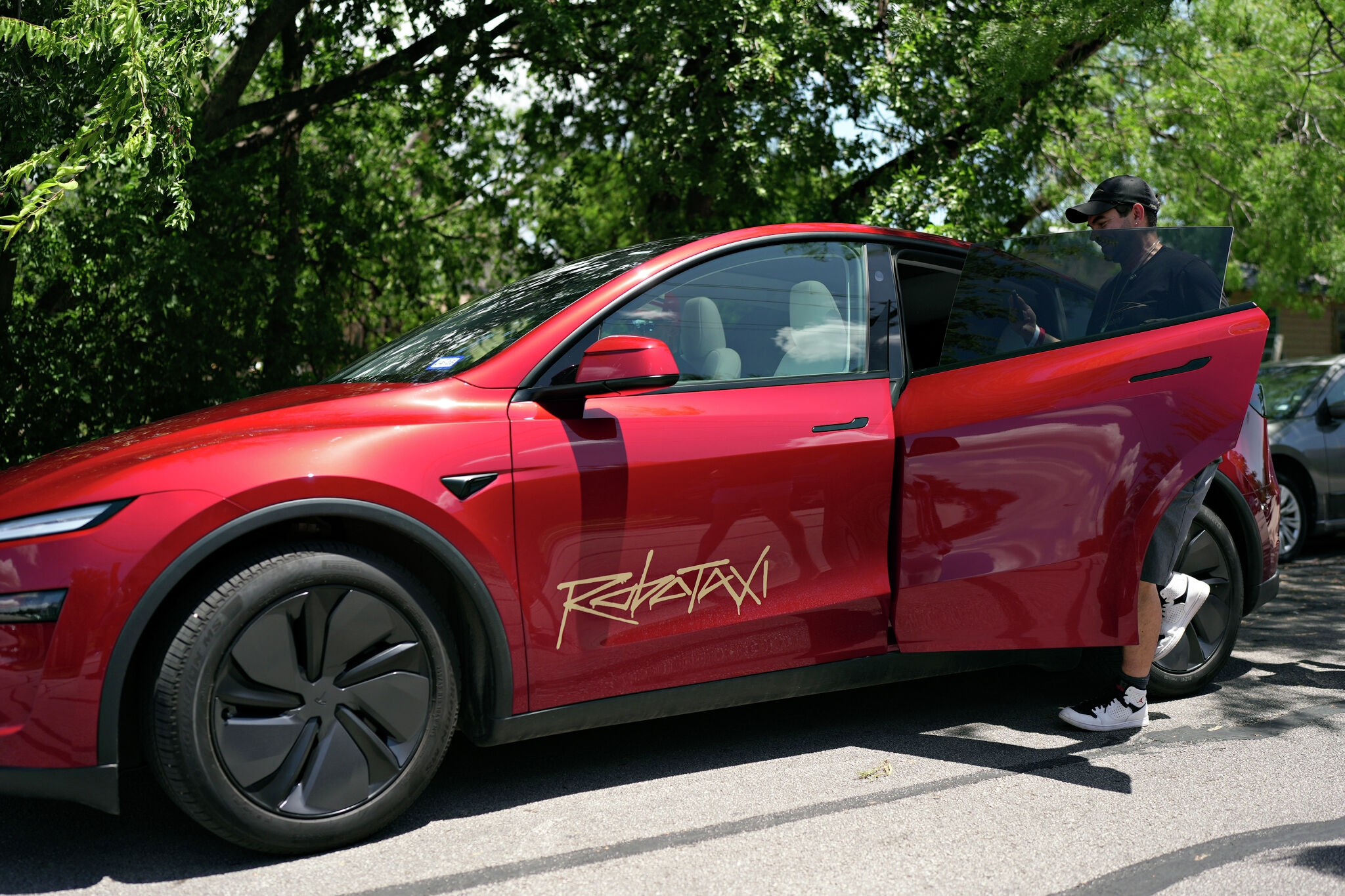Tesla's primitive robotaxis are driving in Texas. Will they come to San Francisco next?