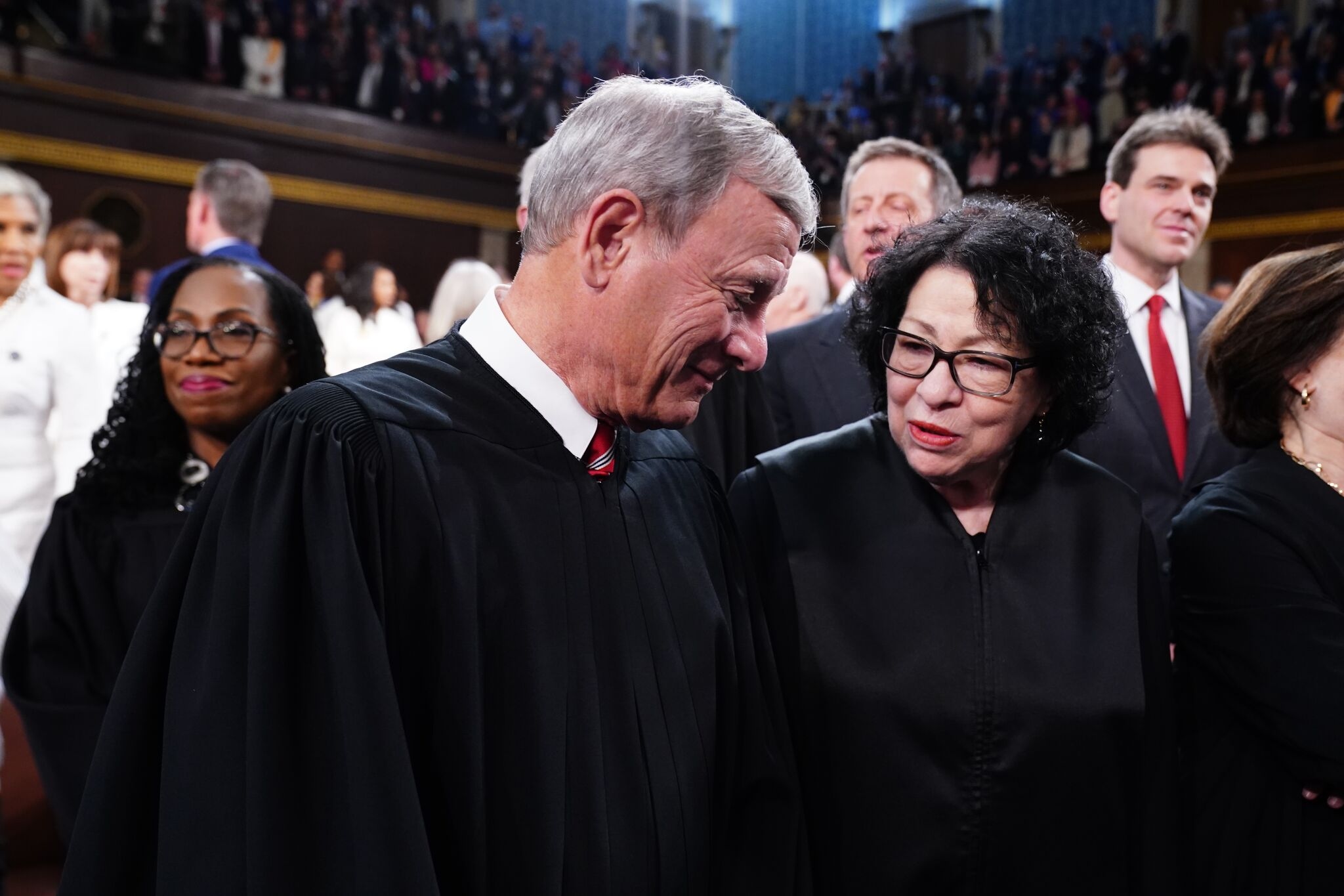 Letters: What the SCOTUS ruling on judges will let Trump do to the founding ideals of the U.S.