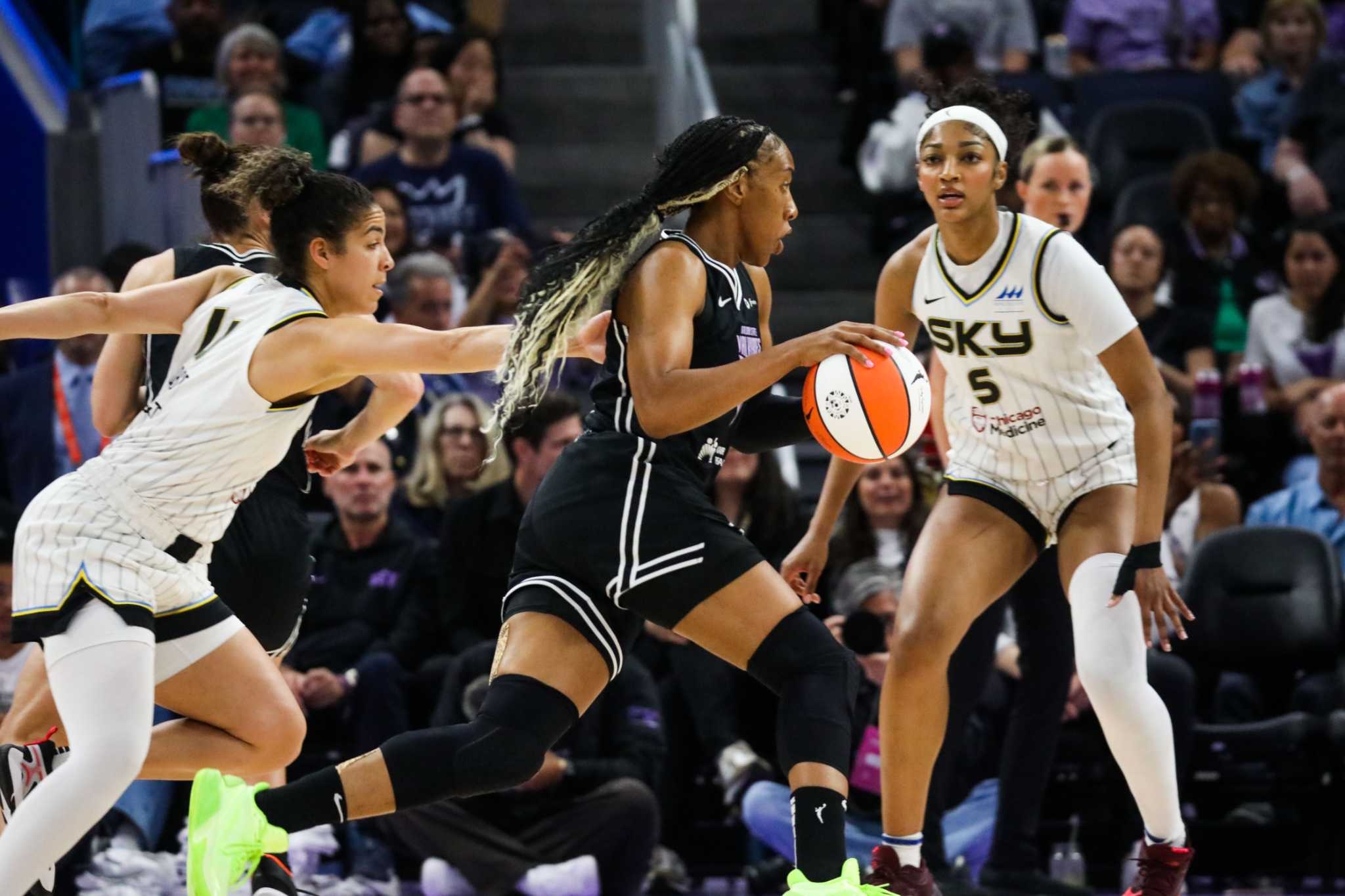 Kayla Thornton's career-high 29 points power Valkyries past Sky and Angel Reese