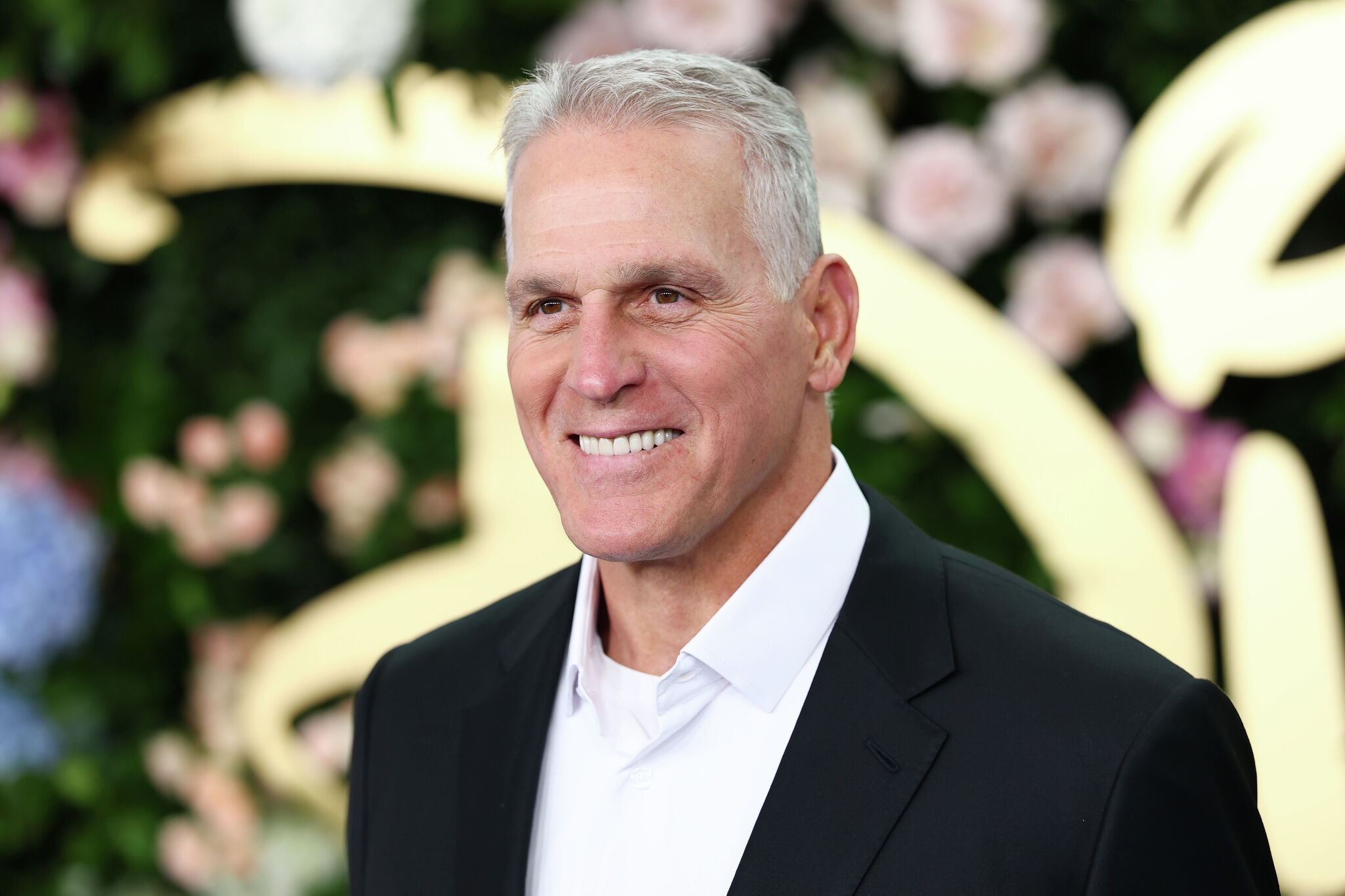 Golden Bachelor Mel Owens, UCSF grad and ex-NFL star, says he will cut women over 60