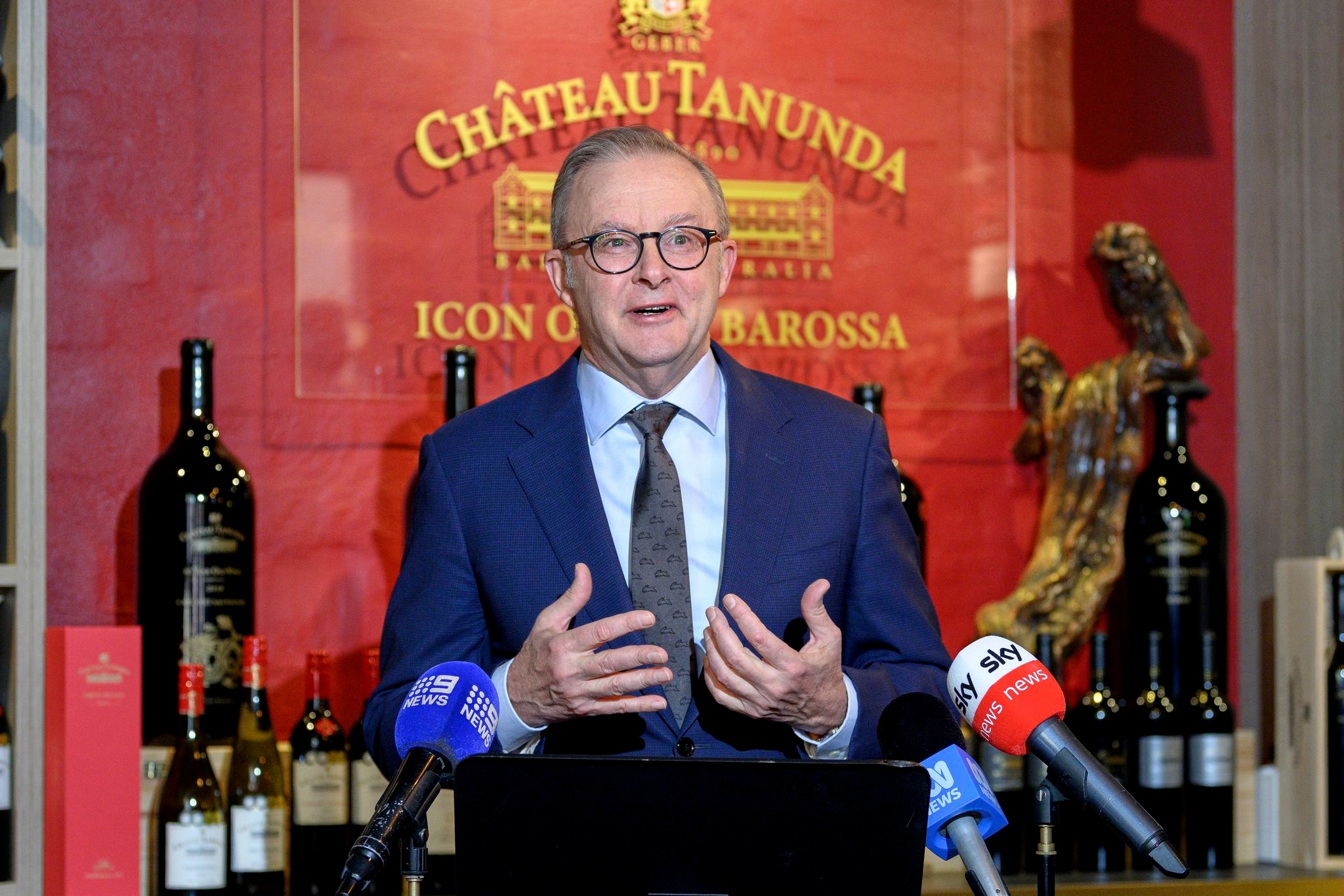 Australia PM Albanese kicks off China visit focused on trade