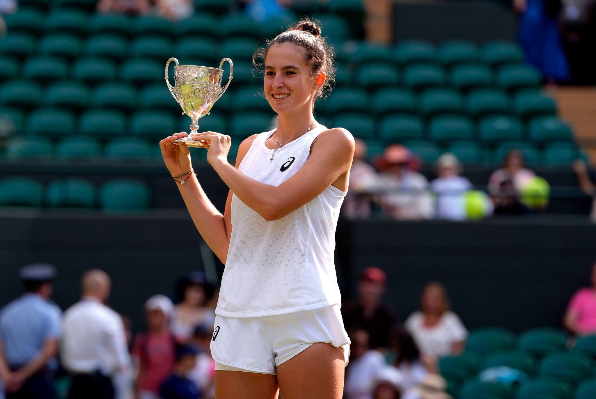 Mia Pohankova of Slovakia wins Wimbledon junior title by beating American Julieta Pareja