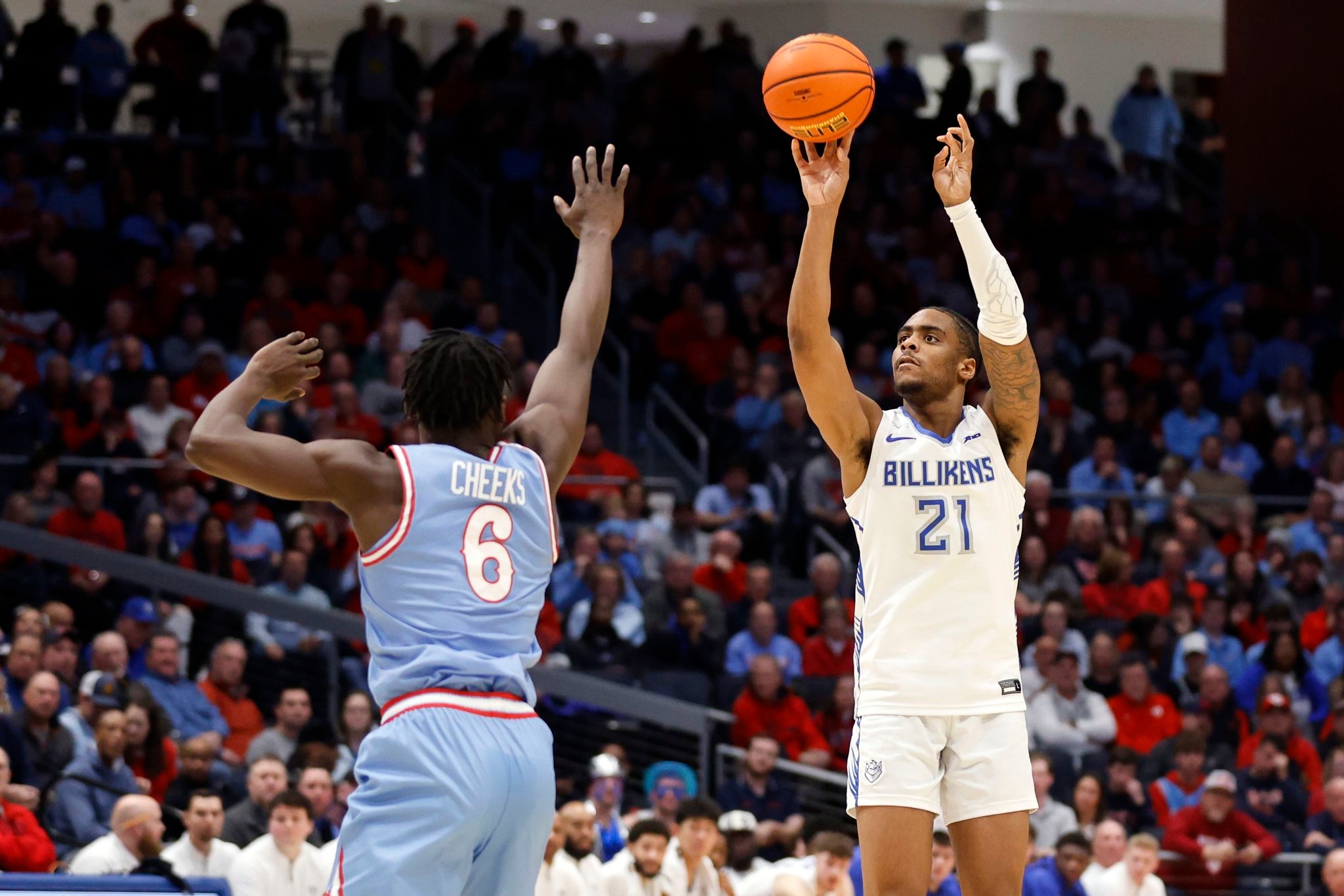 Memphis guard Sincere Parker arrested on assault charge after girlfriend says he choked her