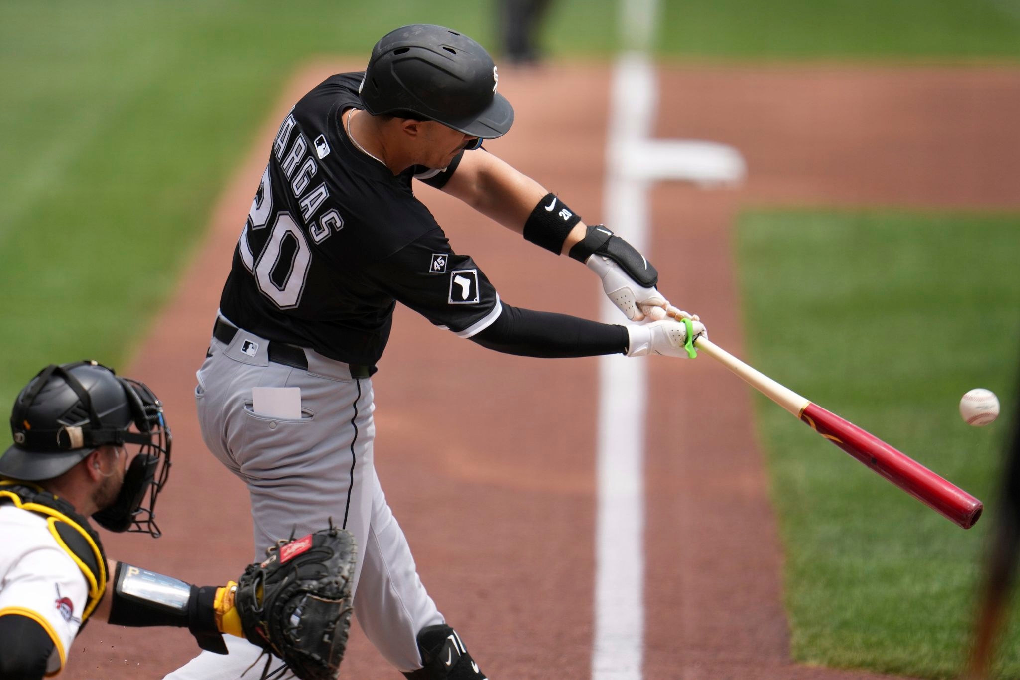 Vargas and Tauchman lead White Sox over Pirates 7-2 for 1st series sweep of season