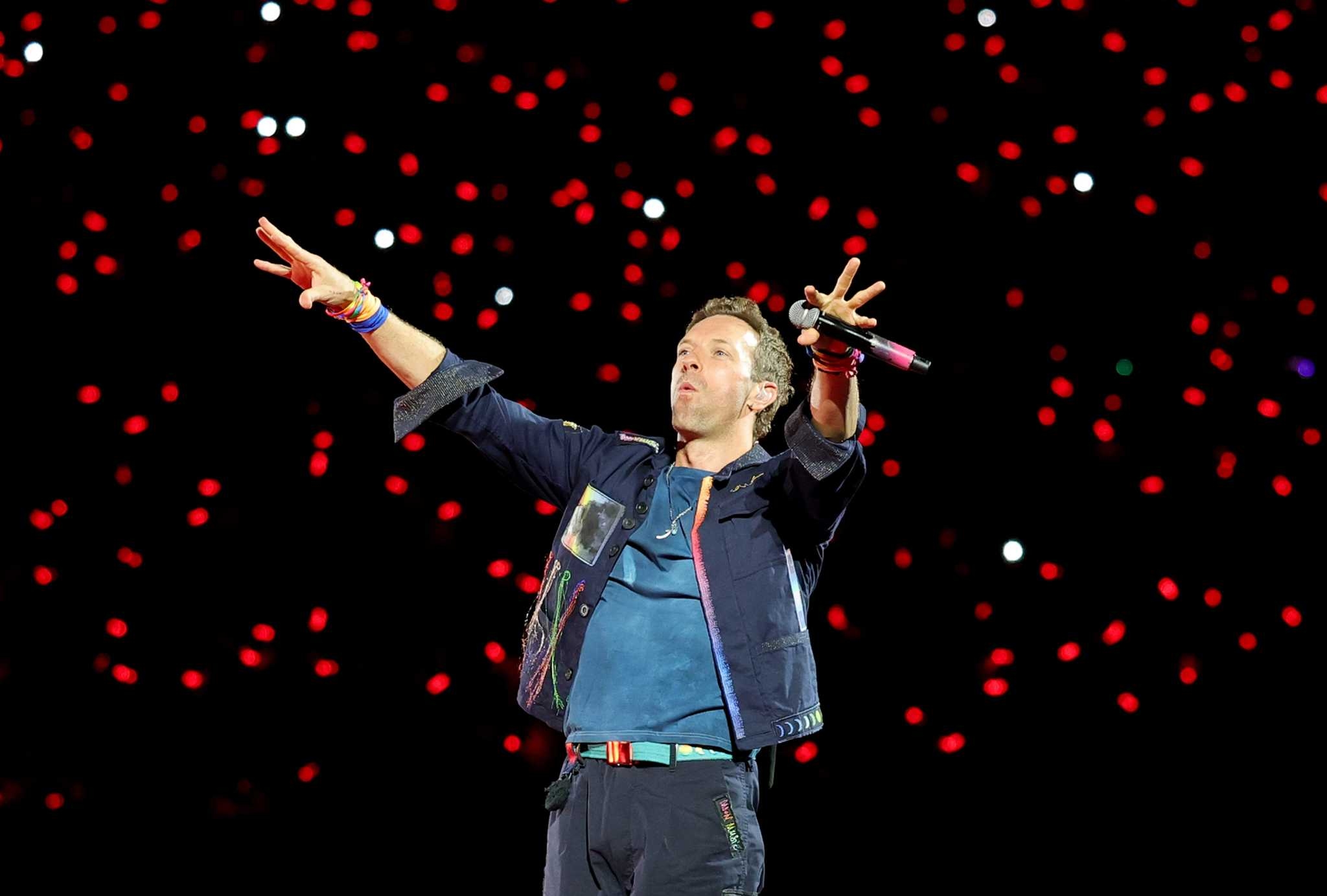 Coldplay returns to the stage with a warning: ‘We're going to use our cameras'