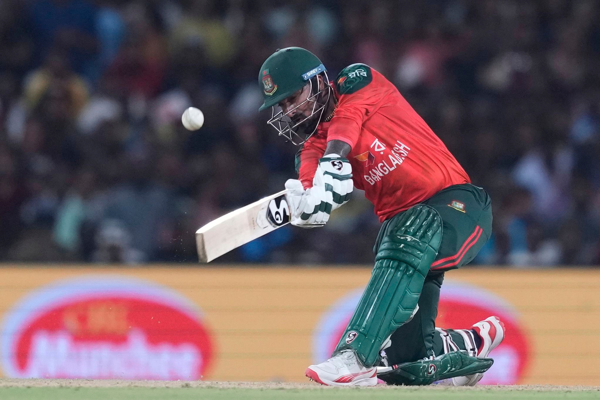 Bangladesh wins toss and puts Pakistan into bat in final T20 of series