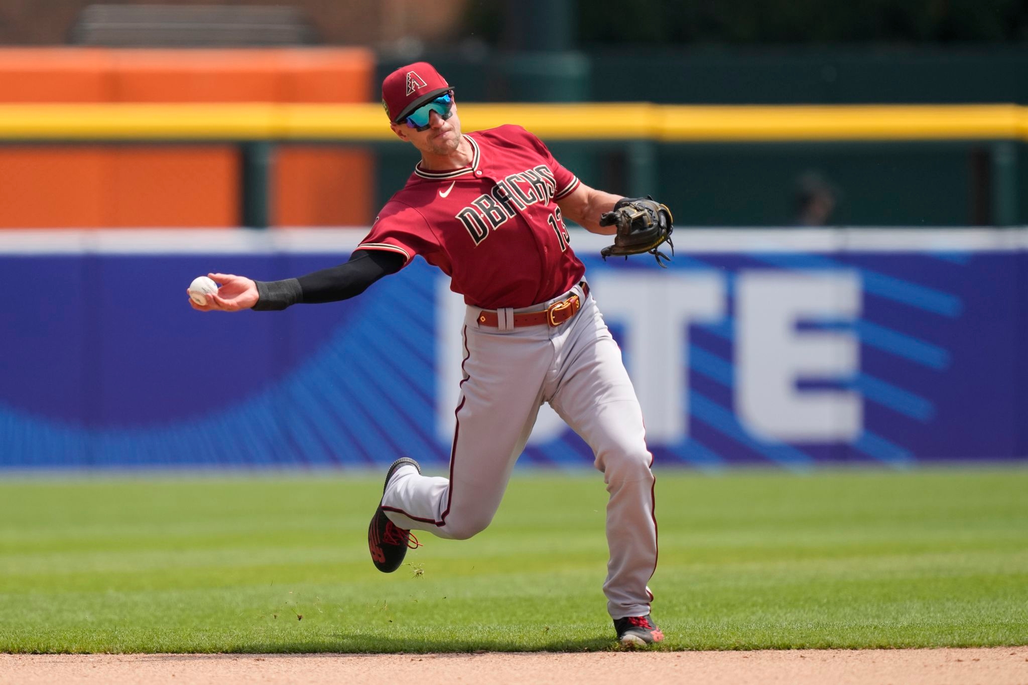 2-time Gold Glove shortstop Nick Ahmed announces retirement on social media
