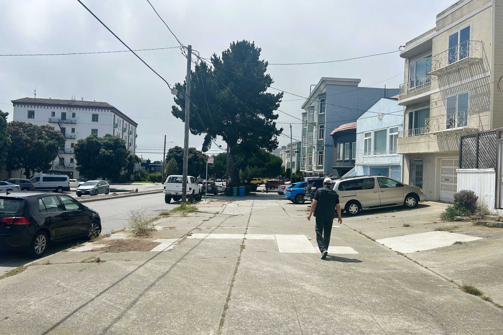 This is San Francisco's widest sidewalk — by a lot