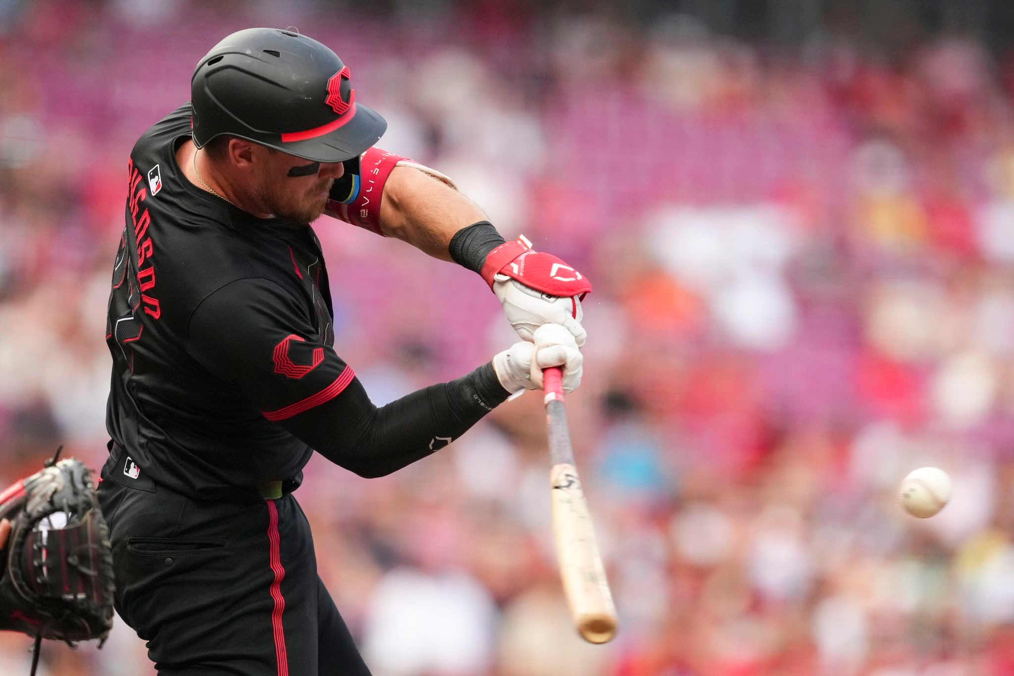 Stephenson drives in 3 runs, Martinez finishes with 5 Ks as the Reds beat the Rays 7-2