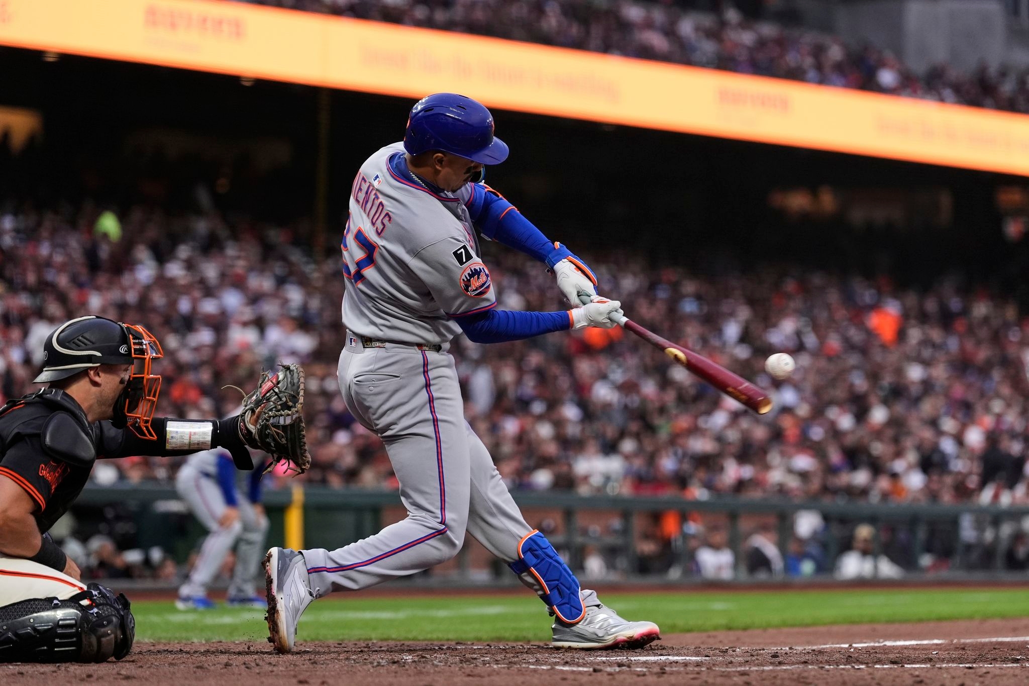 Mets hold off Giants 2-1 for 6th consecutive win