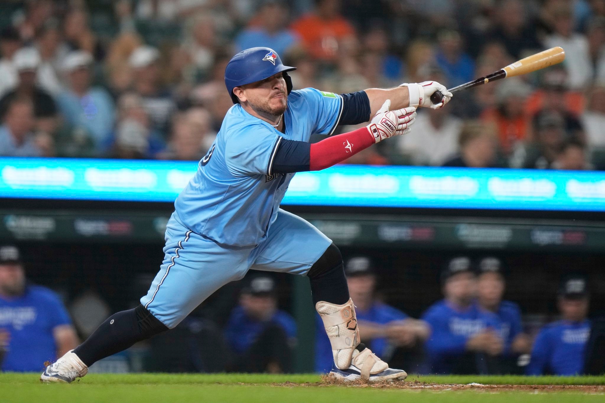 Blue Jays place All-Star catcher Alejandro Kirk on the 7-day injured list with a concussion