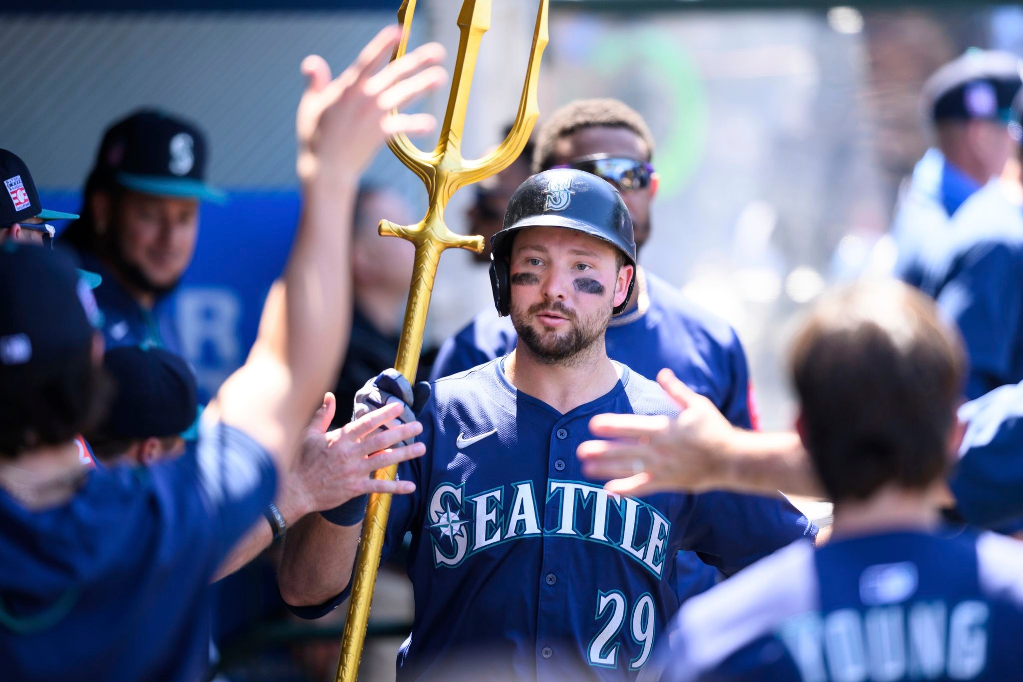 Big Dumper's big year: Cal Raleigh's 'staggering' season leads an offensive surge by MLB catchers