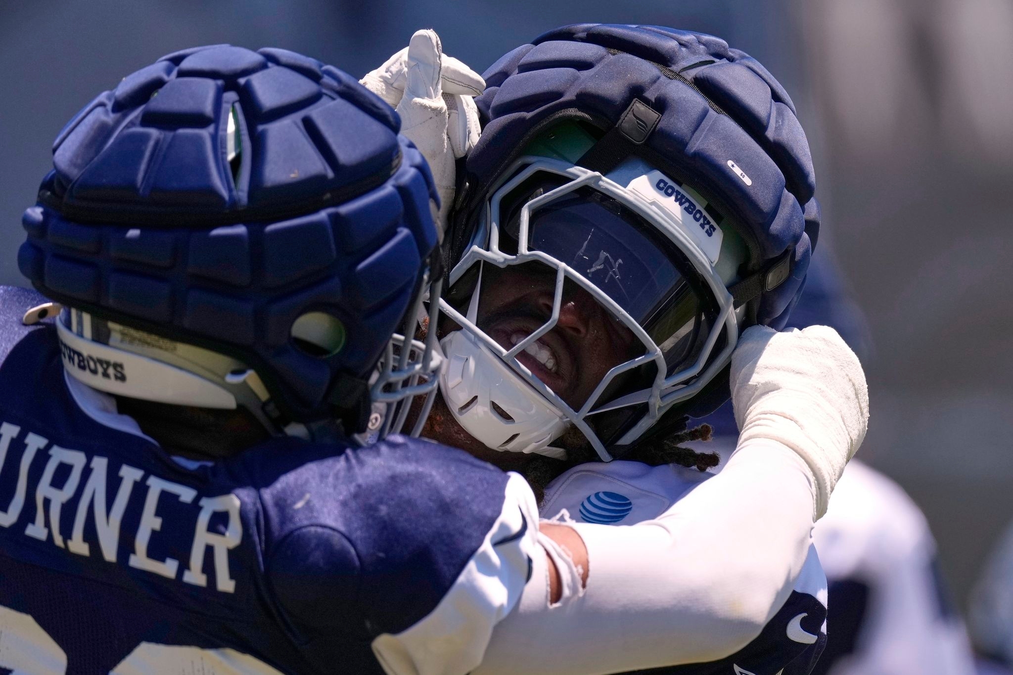 Cowboys LT Tyler Guyton fractures bone in right knee during practice, reports say