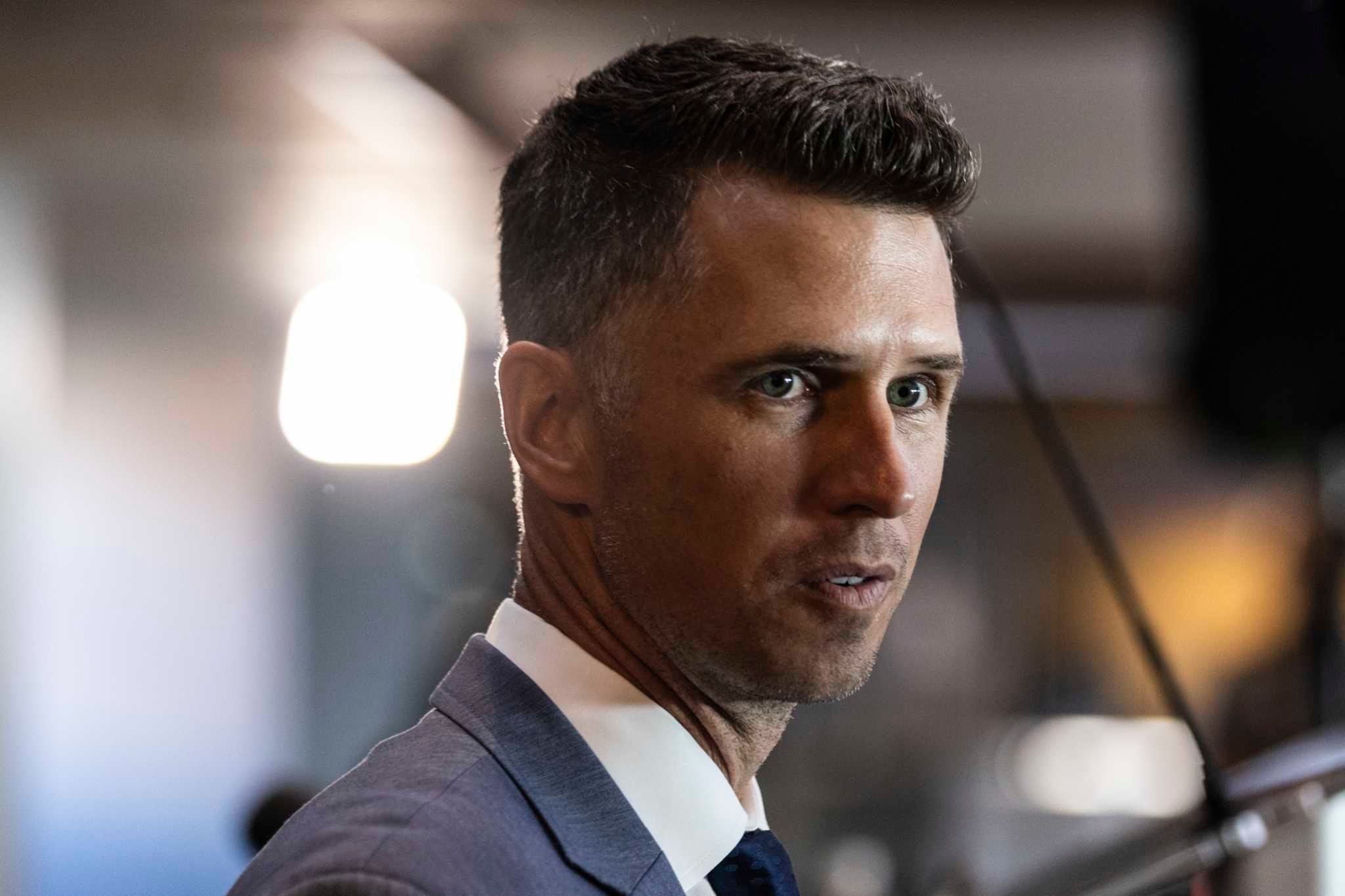Buster Posey's trade deadline burden? Telling Giants fans to wait till next year
