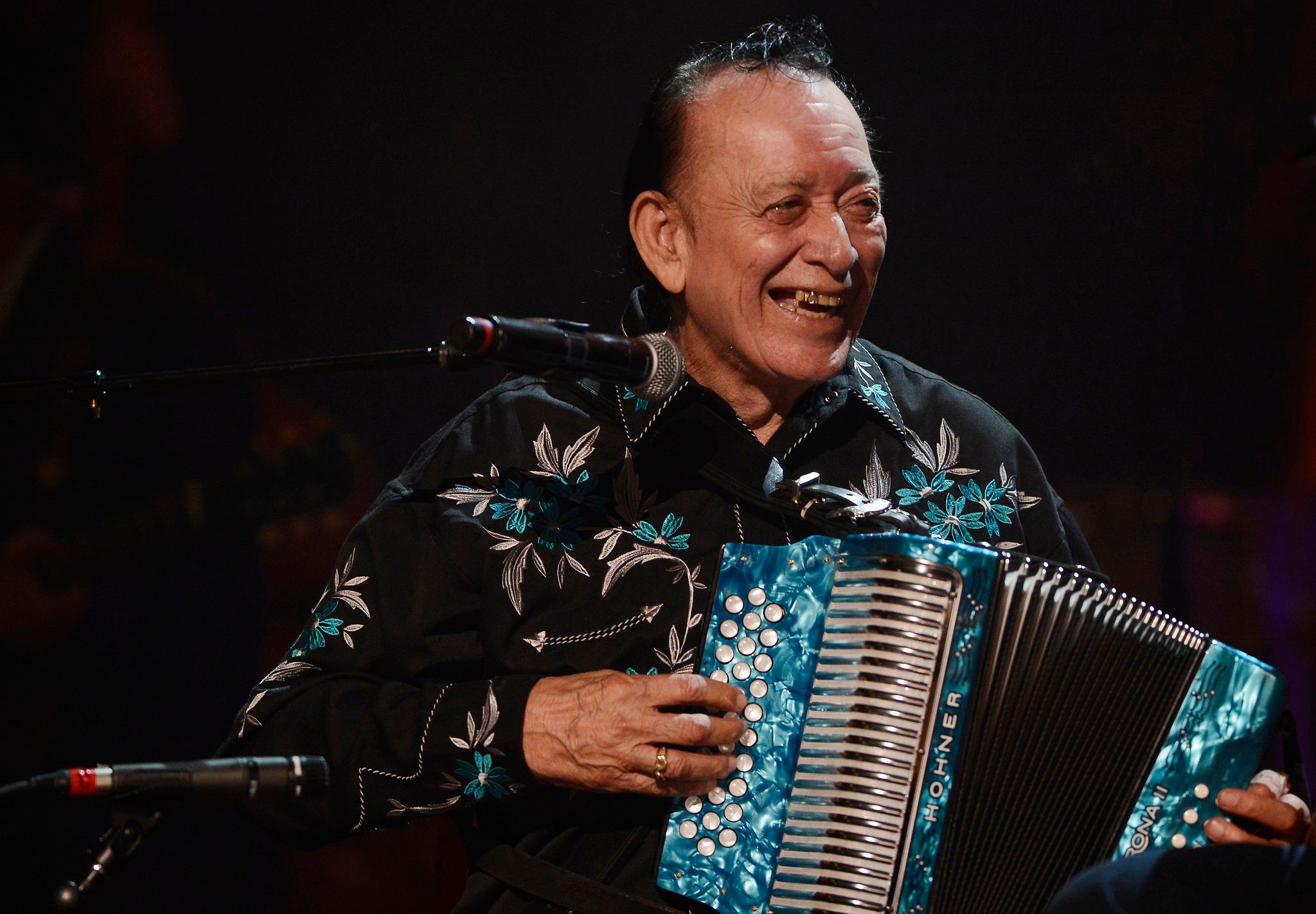 Flaco Jimenez, Texas accordionist who expanded popularity of conjunto and Tejano music, dies at 86