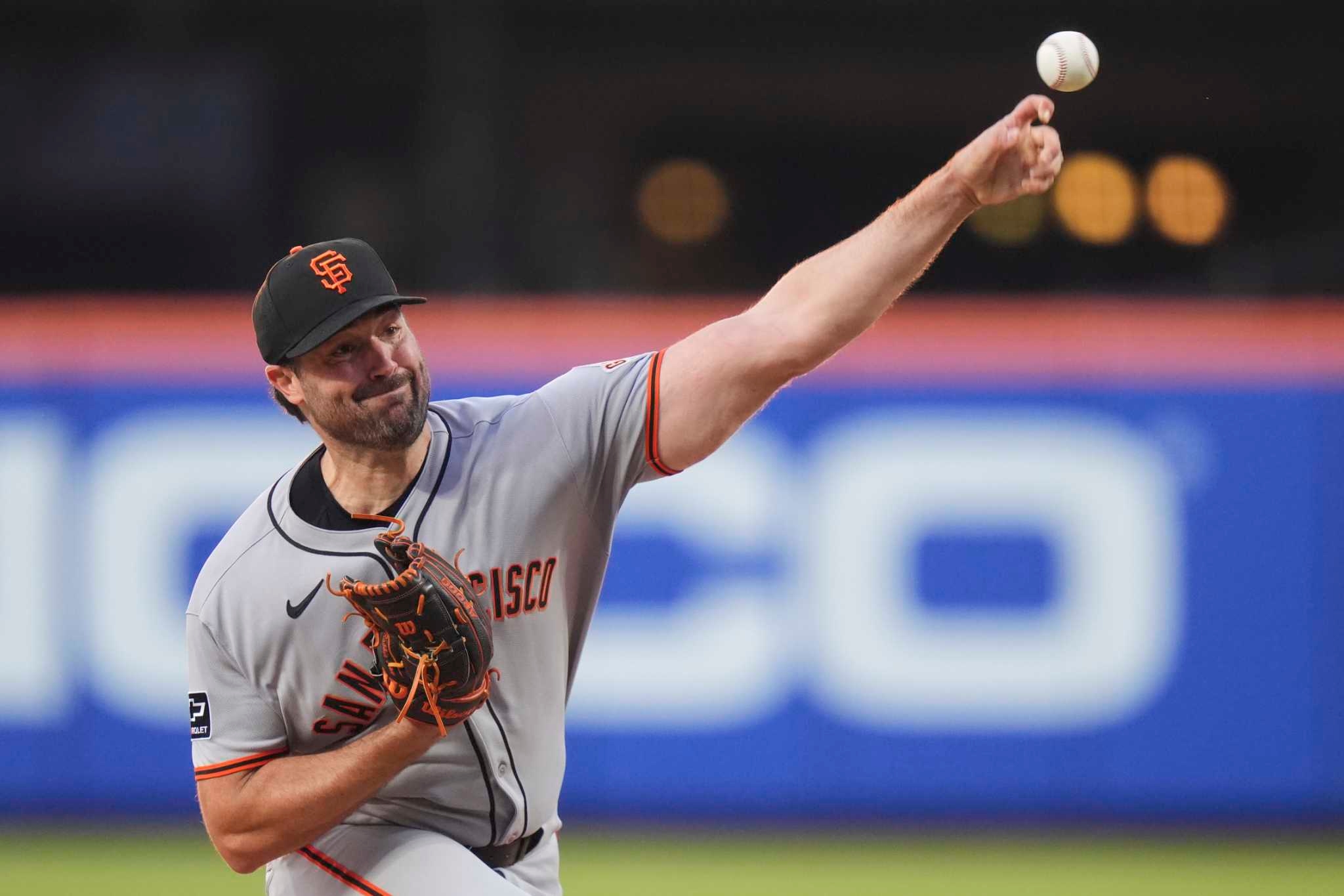 Giants snap losing streak, beat Mets in extra innings; Wilmer Flores injured
