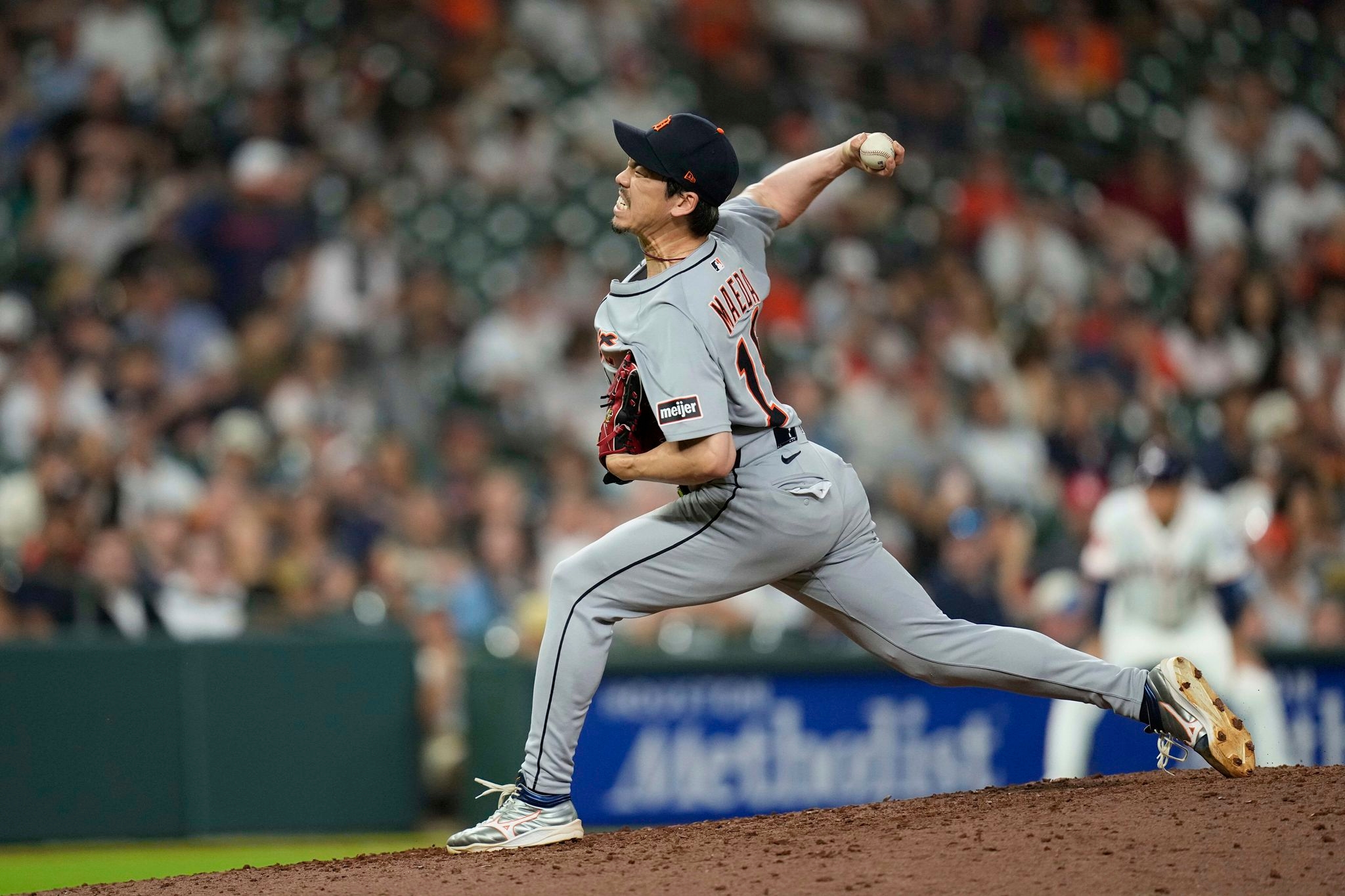 Yankees bring in right-hander Kenta Maeda on minor league contract