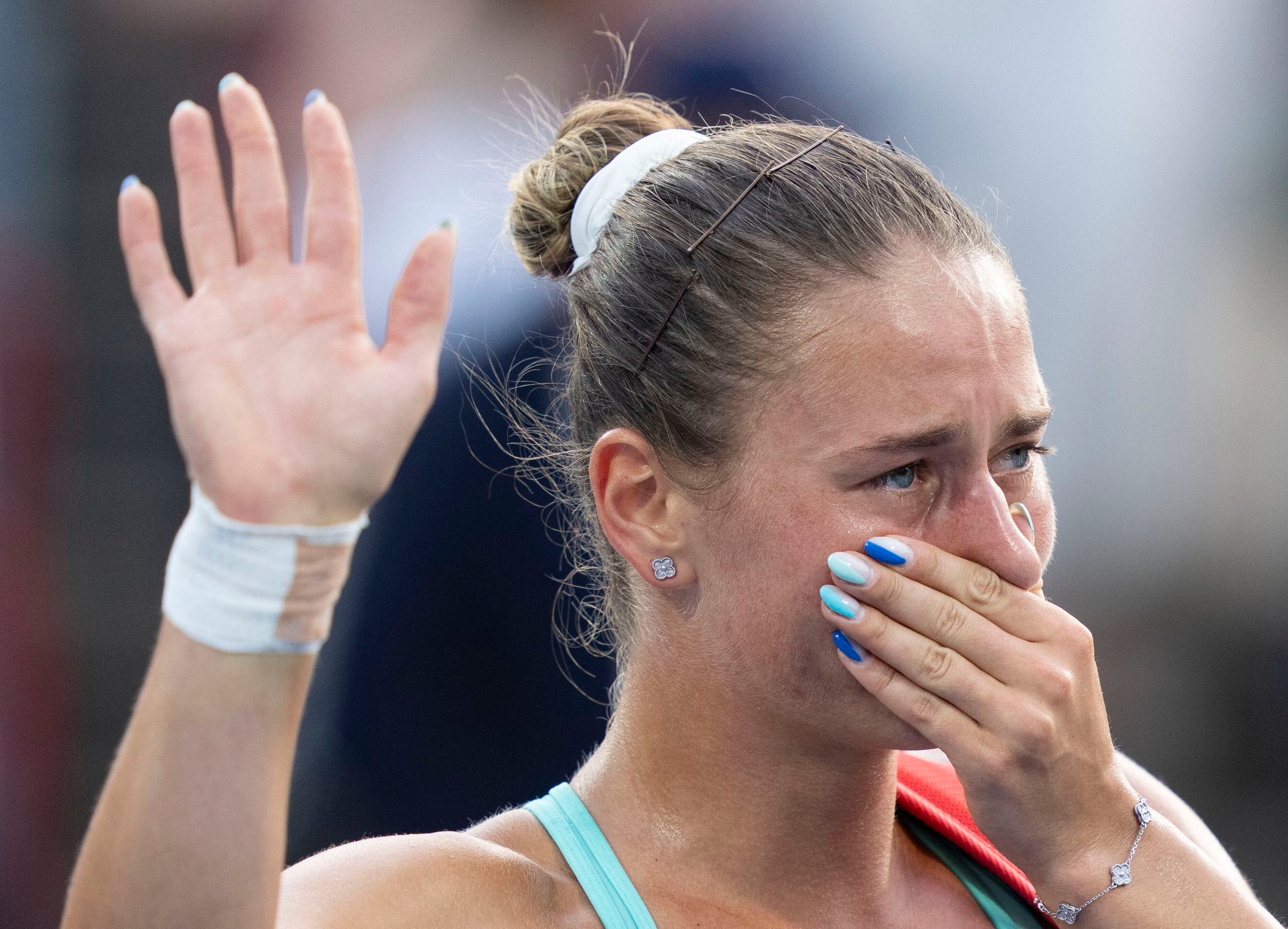 Rybakina reaches semifinals in Montreal after injured Kostyuk stops in second set