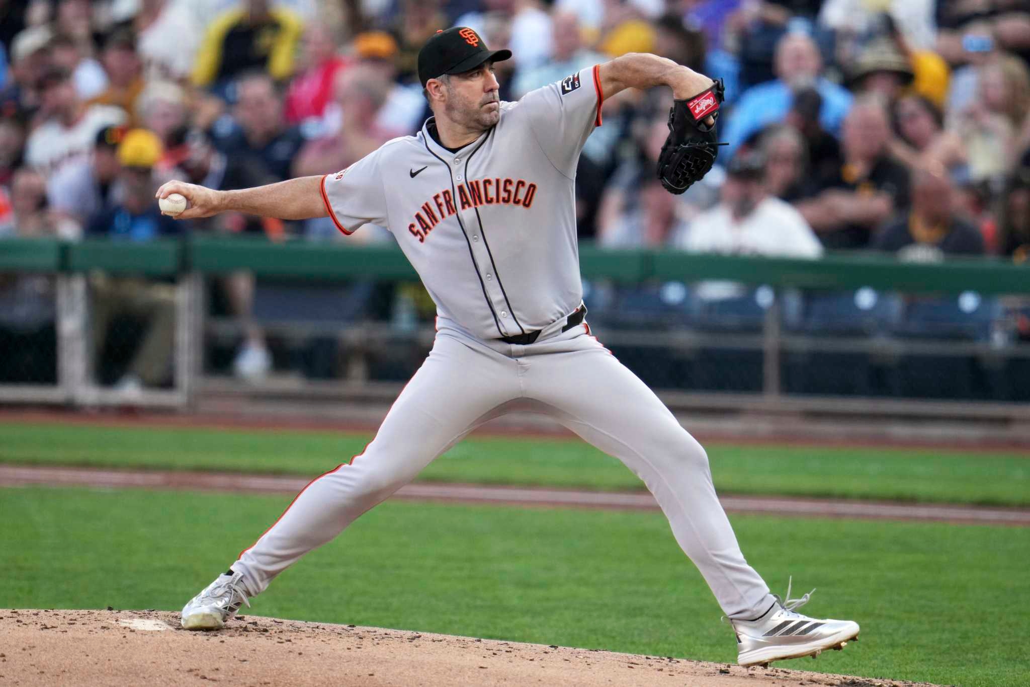 Giants' Justin Verlander gets a no decision as Pirates score twice in 9th to win