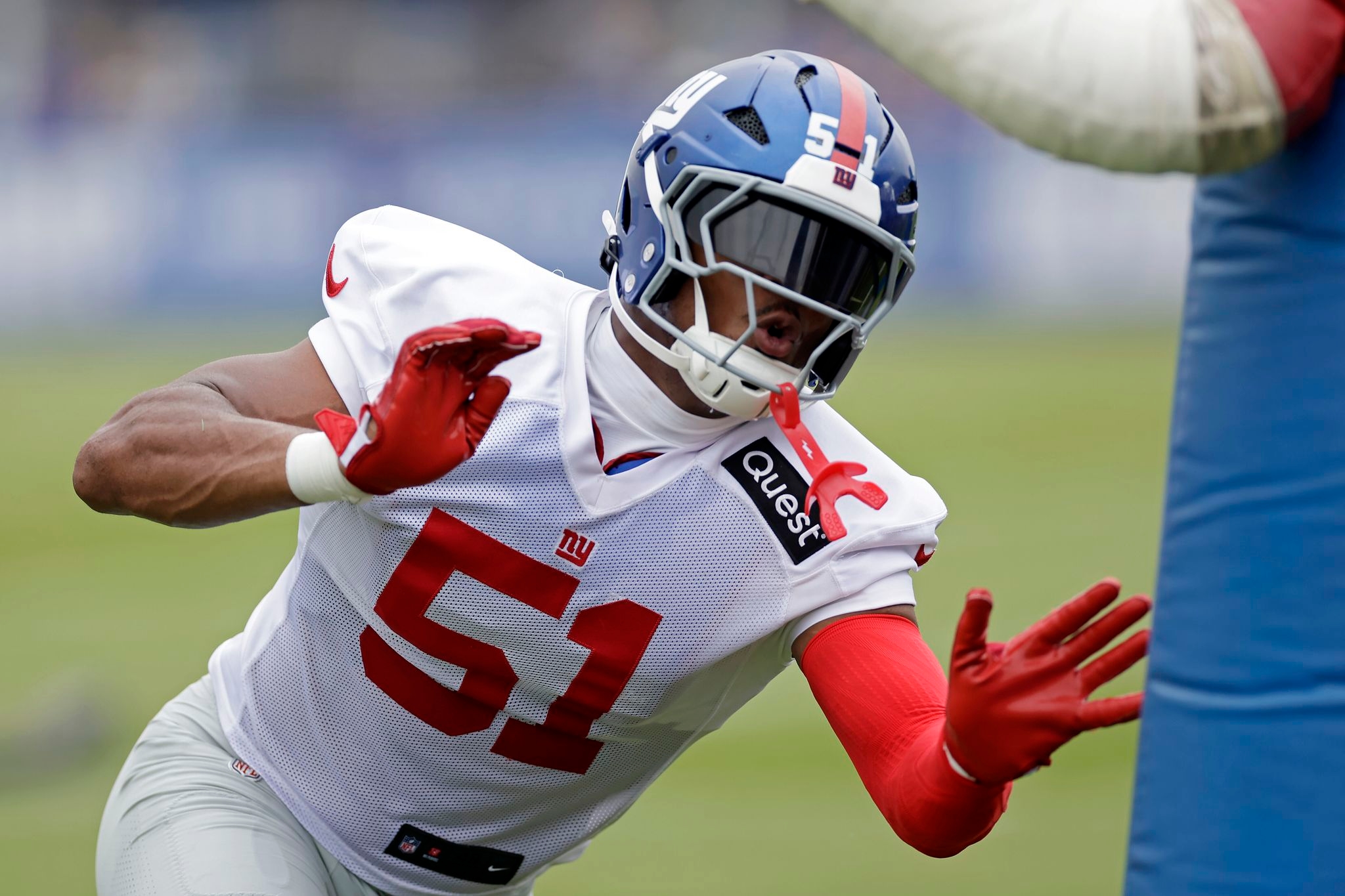 Giants' defensive line is determined to live up to the hype and high expectations