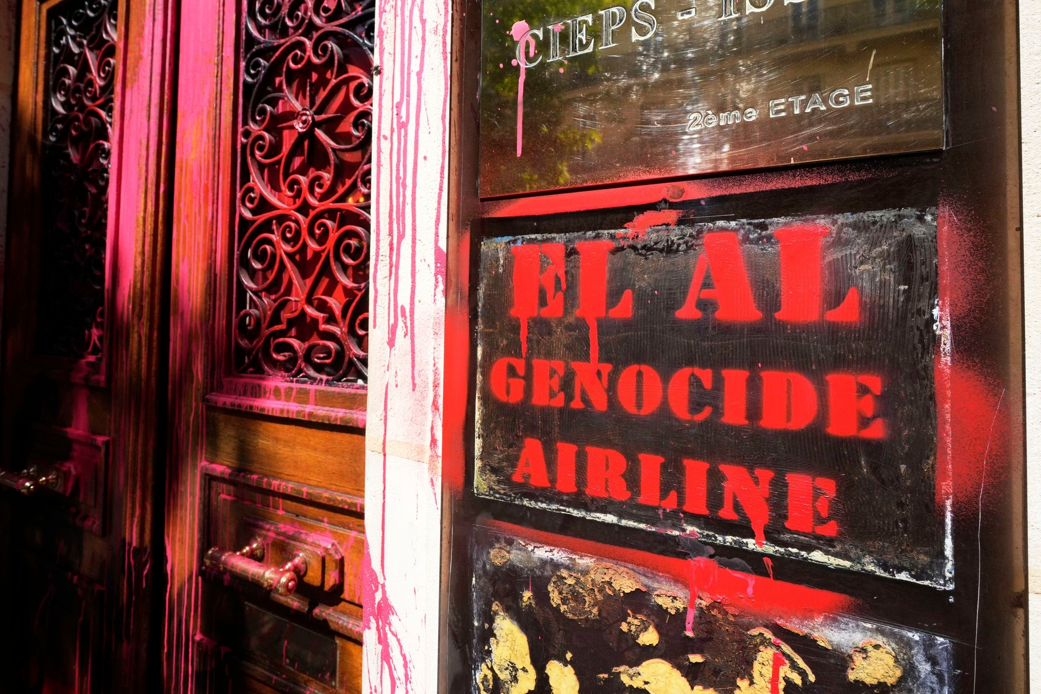 The Paris office of Israeli airline El Al is vandalized with graffiti