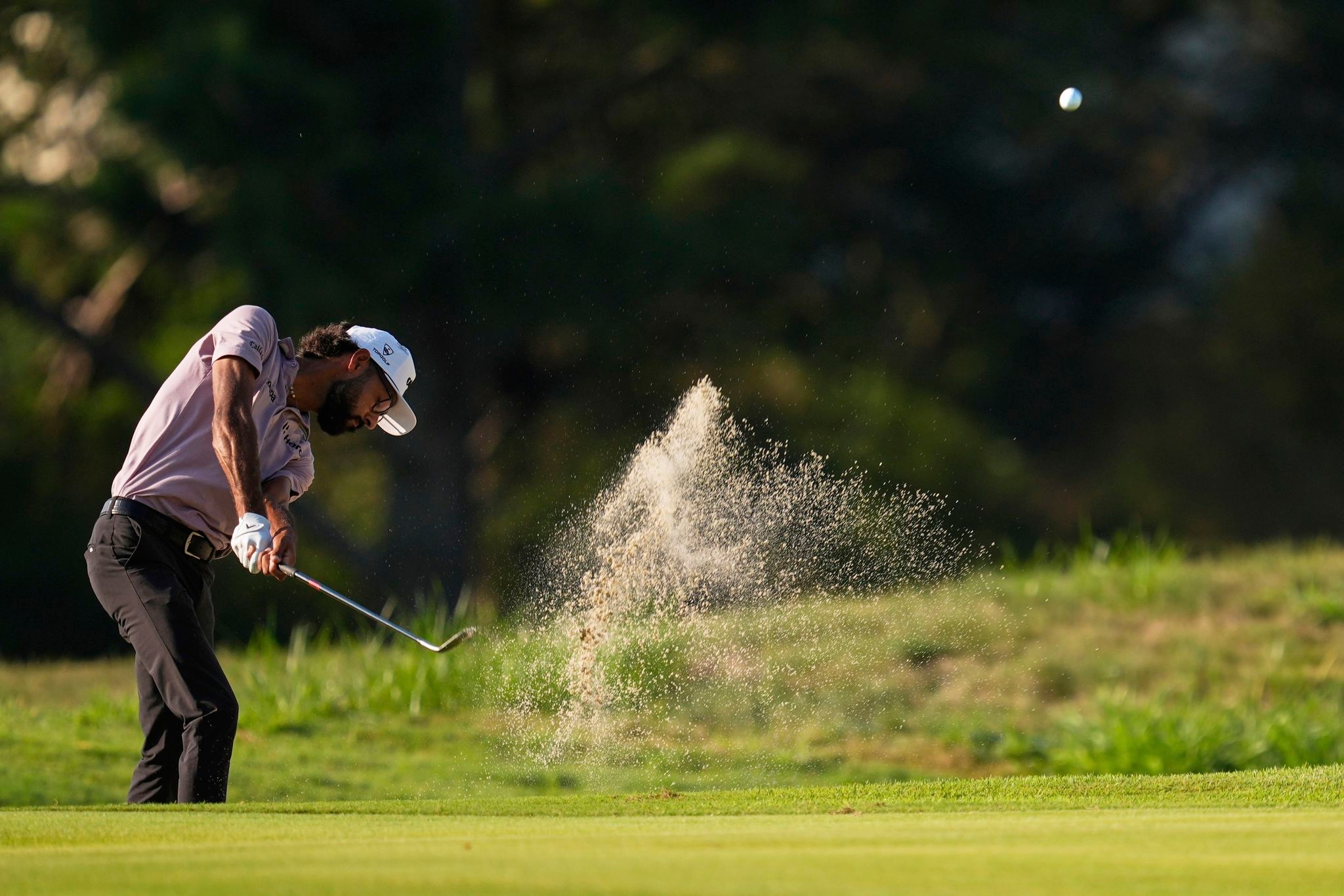 Akshay Bhatia shoots career-best 62 to lead in Memphis. Scheffler is 5 back