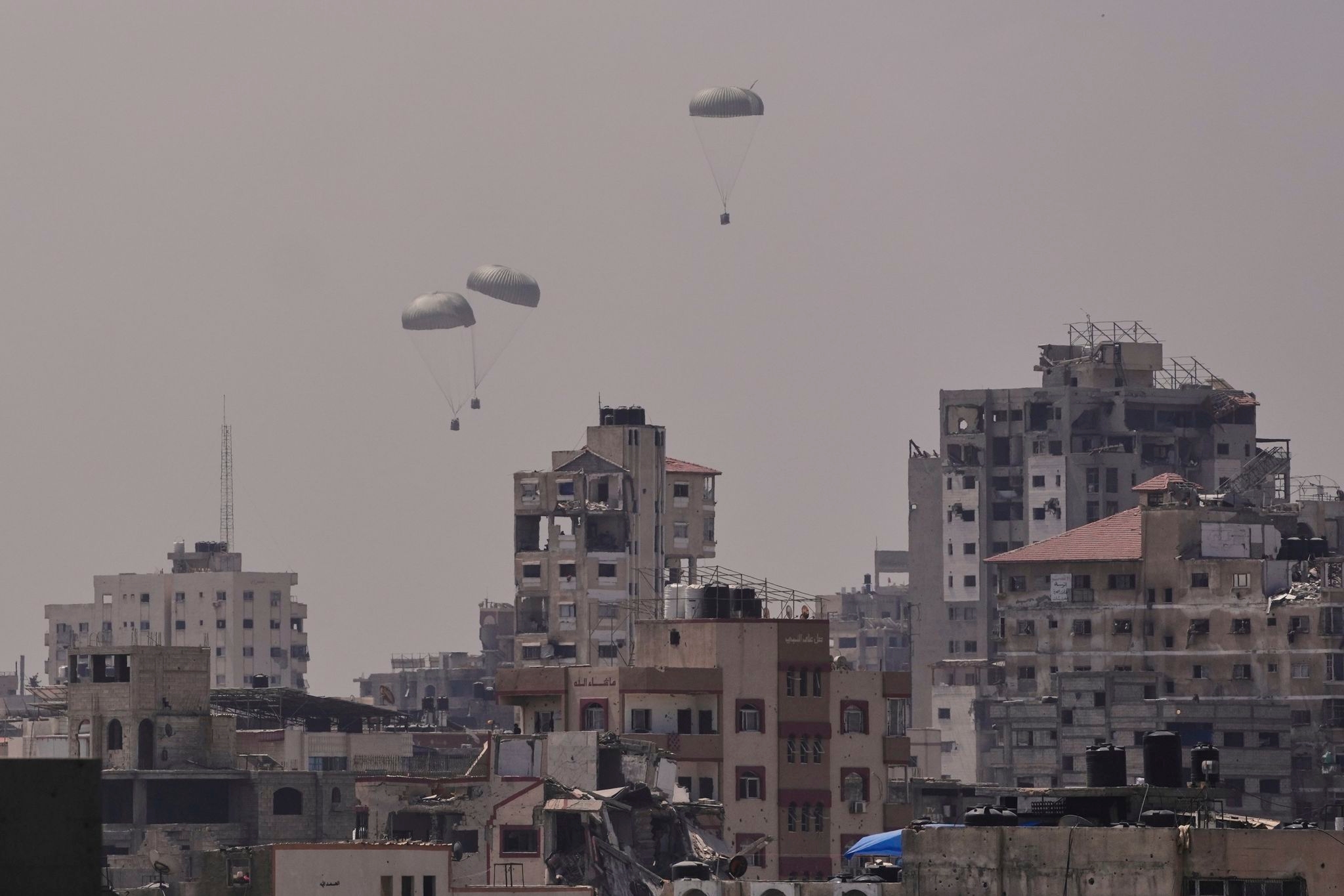 Plans to take Gaza City are met with defiance from war-weary Palestinians and anger by many Israelis