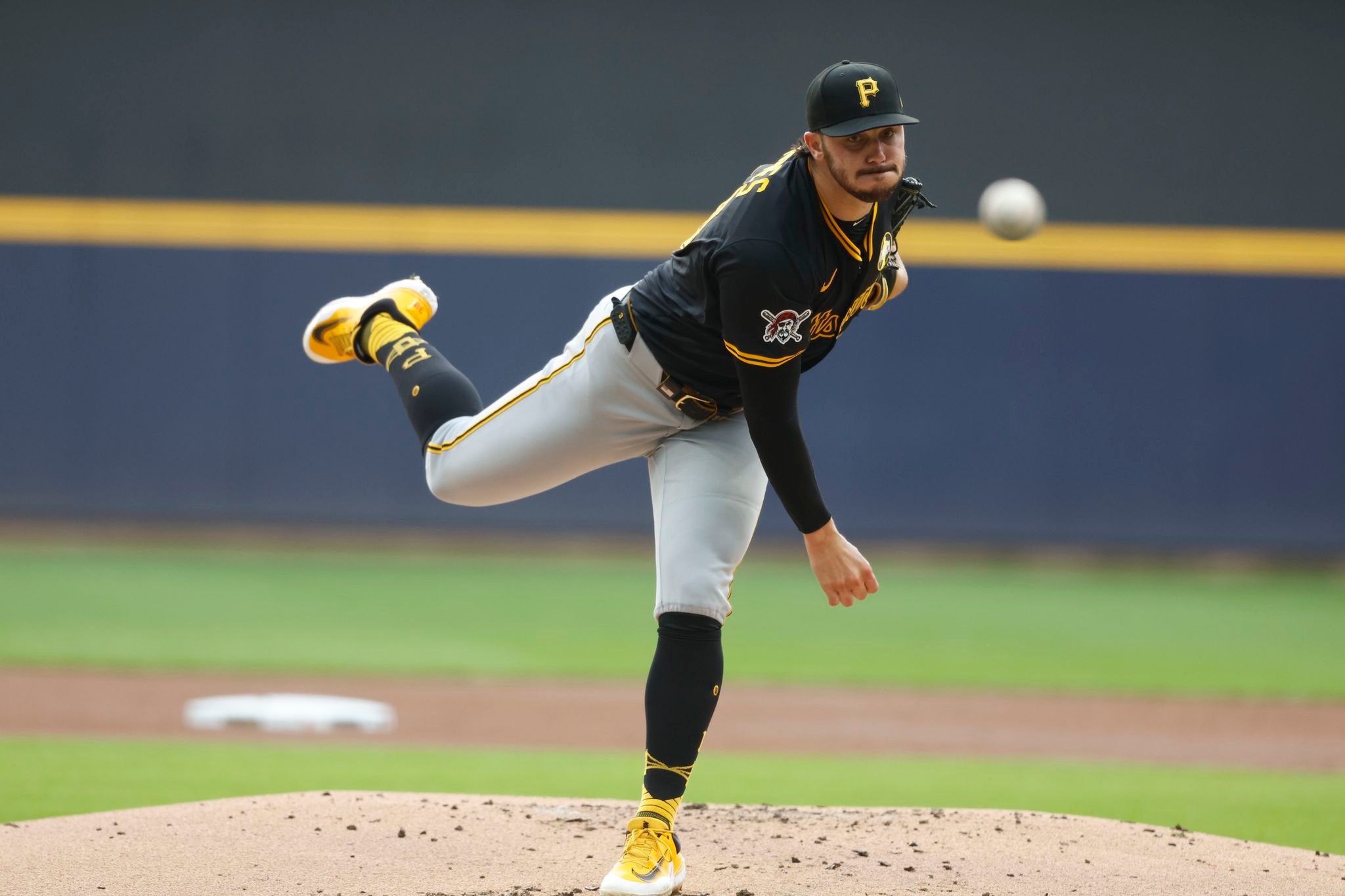 Brewers extend winning streak to 11 games with win over Paul Skenes, Pirates