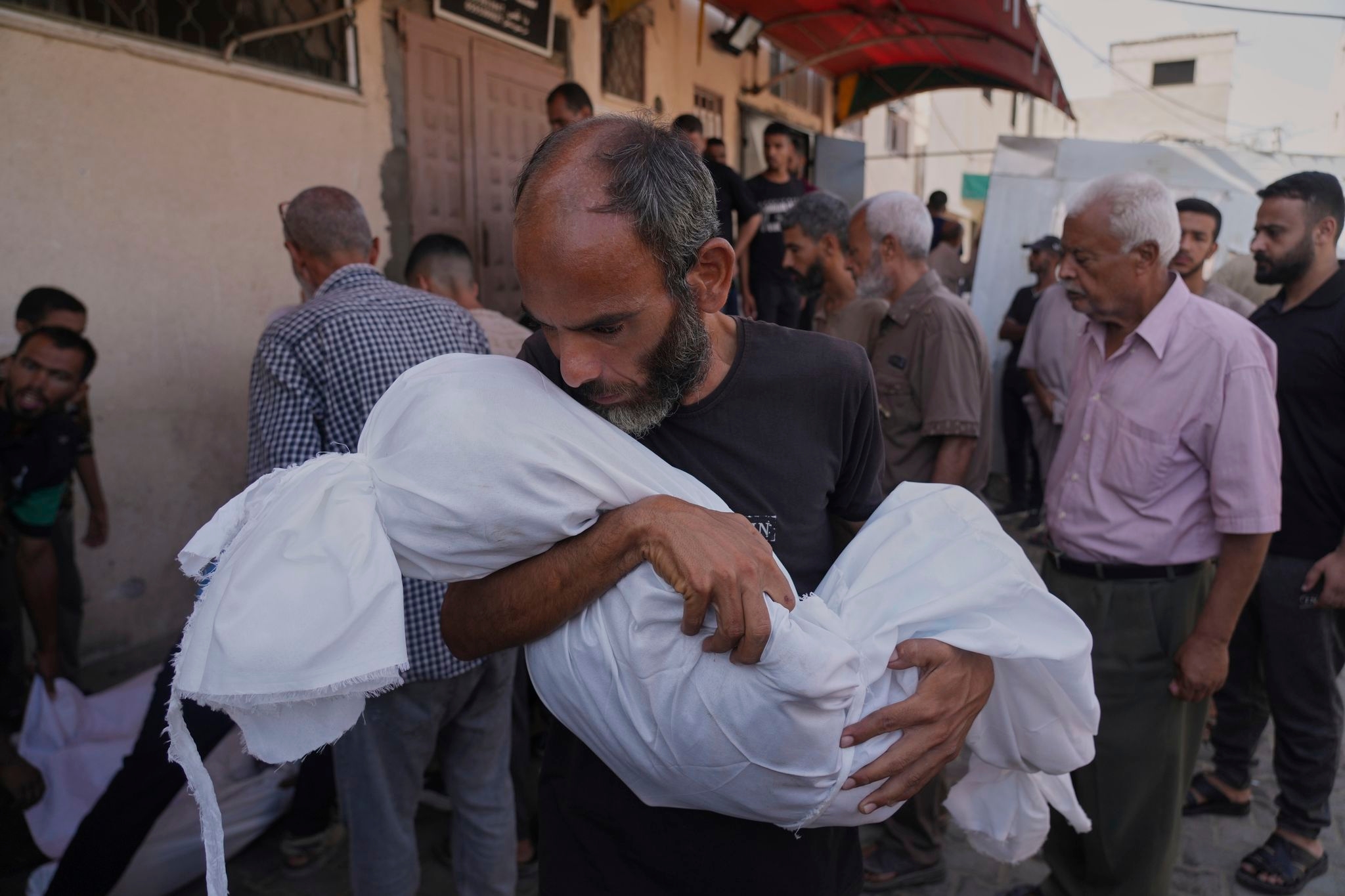 Qatar urges the urgency of a Gaza ceasefire after 'positive response' from Hamas