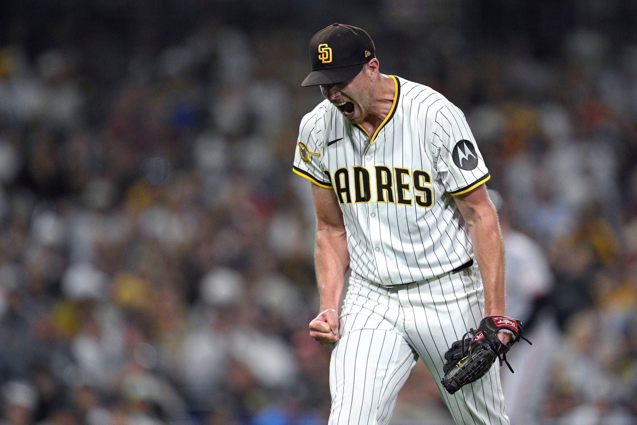 Pivetta strikes out 10 in combined 4-hitter as the Padres beat the Giants 5-1